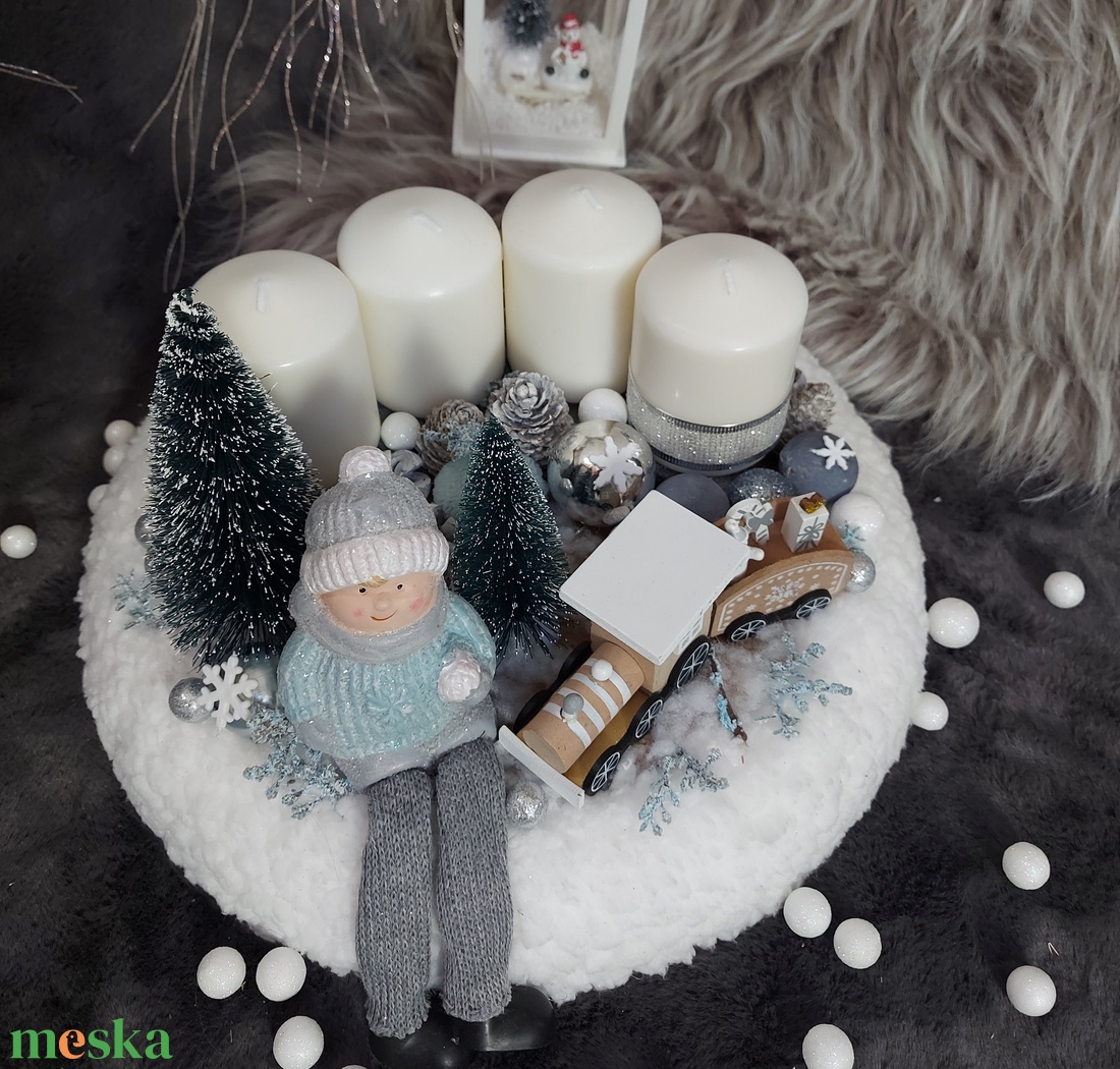 Kisfiúval adventi koszorú - karácsony - adventi díszek - adventi asztaldísz - Meska.hu Kisfiúval adventi koszorú - karácsony - adventi díszek - adventi asztaldísz - Meska.hu