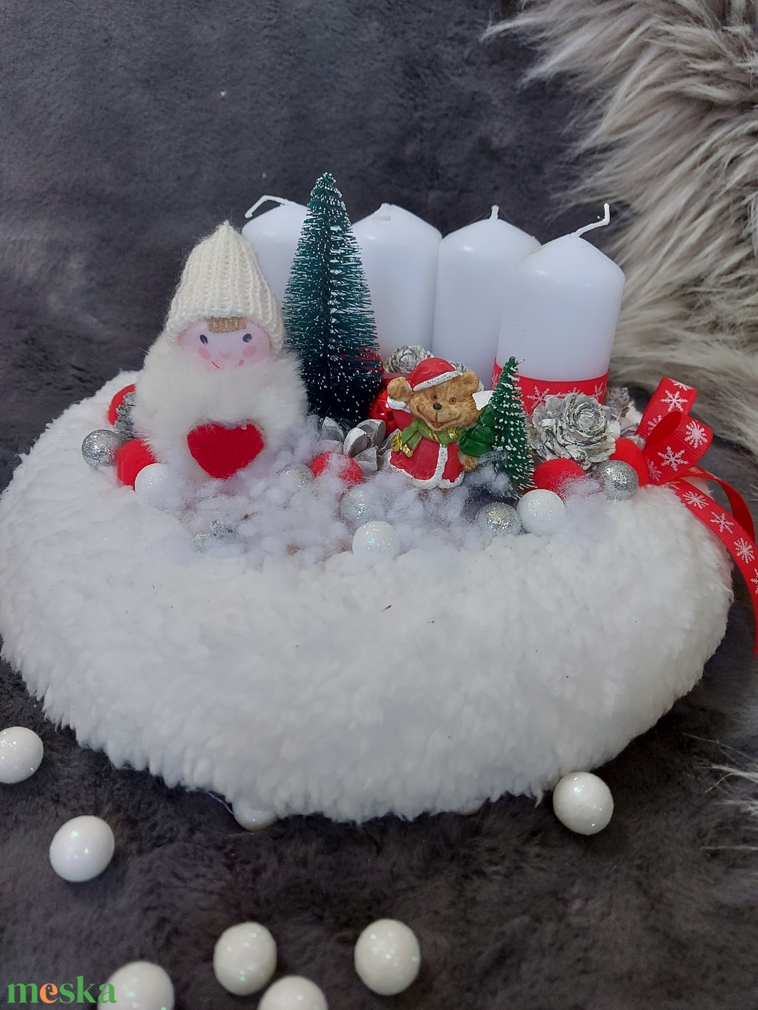 Fehér szőrös alapra készült adventi - karácsony - adventi díszek - adventi koszorú - Meska.hu Fehér szőrös alapra készült adventi - karácsony - adventi díszek - adventi koszorú - Meska.hu