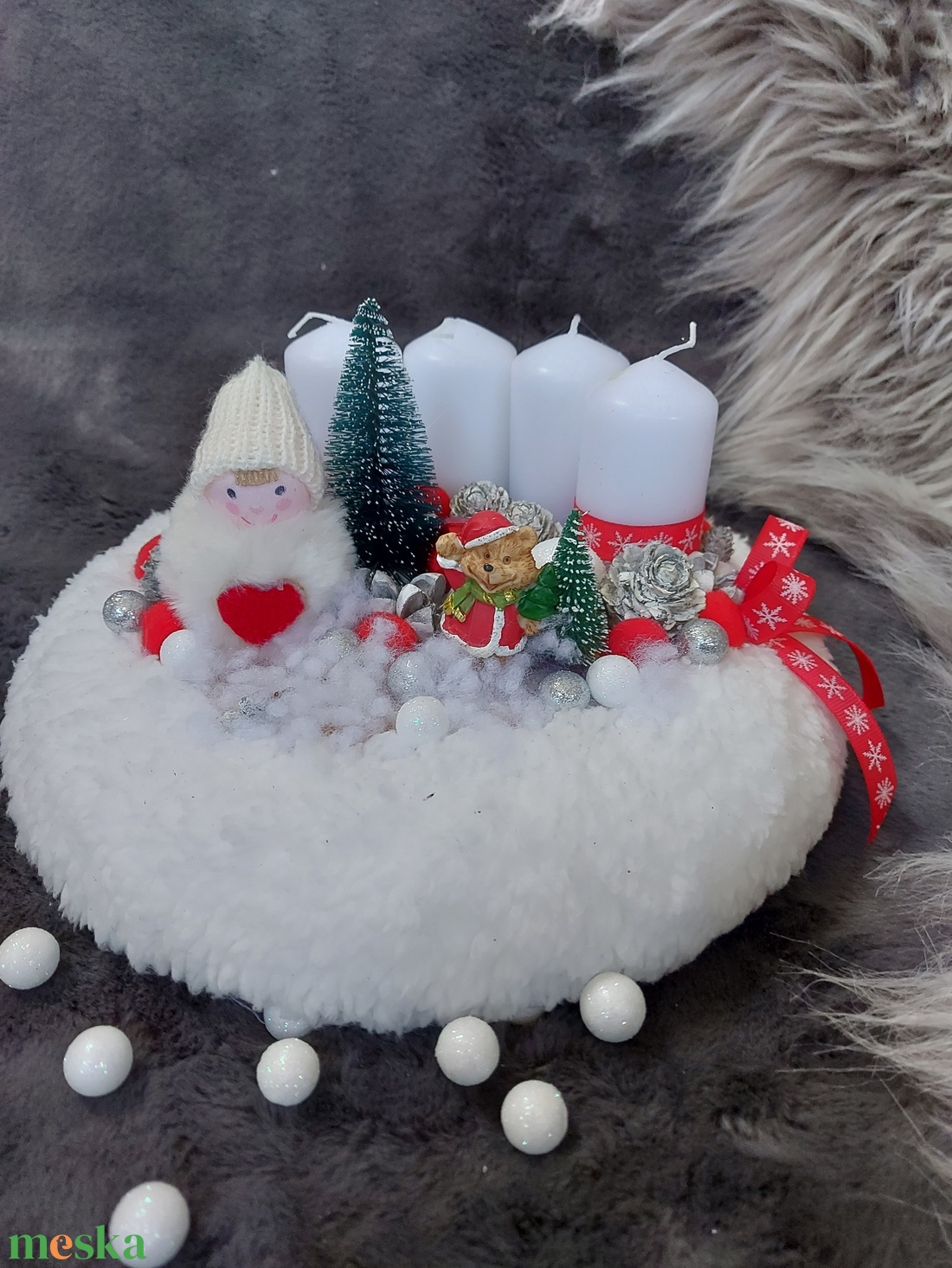 Fehér szőrös alapra készült adventi - karácsony - adventi díszek - adventi koszorú - Meska.hu Fehér szőrös alapra készült adventi - karácsony - adventi díszek - adventi koszorú - Meska.hu