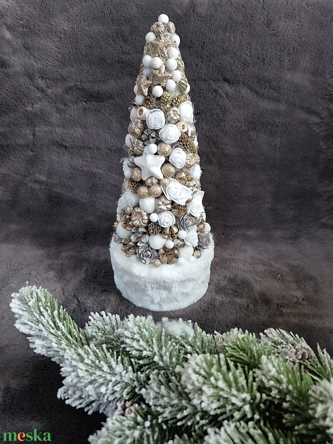 Karácsonyfa - karácsony - karácsonyi lakásdekoráció - karácsonyfa szoknya, karácsonyfa alátét - Meska.hu