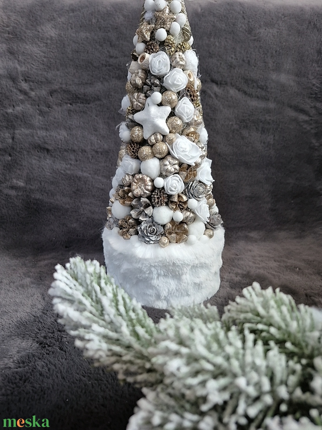 Karácsonyfa - karácsony - karácsonyi lakásdekoráció - karácsonyfa szoknya, karácsonyfa alátét - Meska.hu