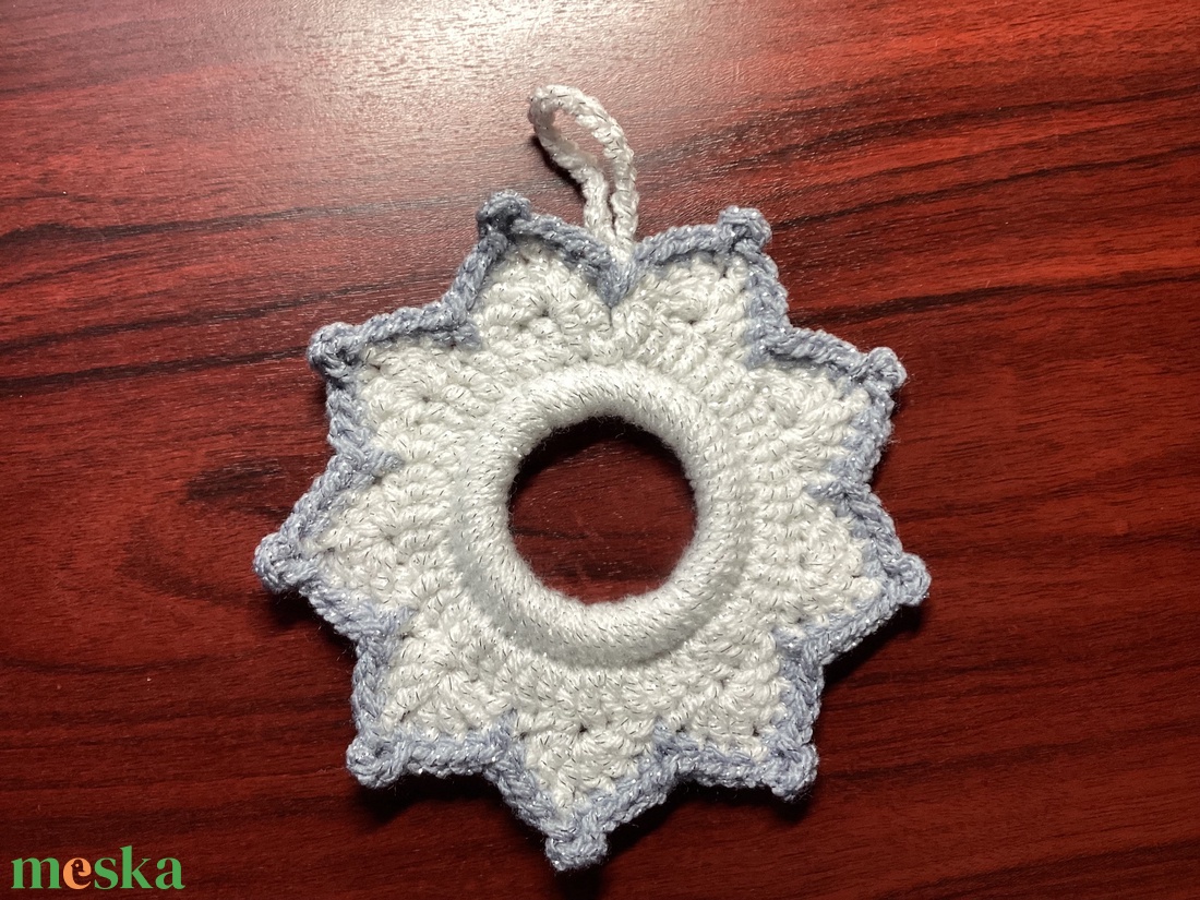 Horgolt karácsonyi dísz. - karácsony - karácsonyi lakásdekoráció - karácsonyi lakásdíszek - Meska.hu