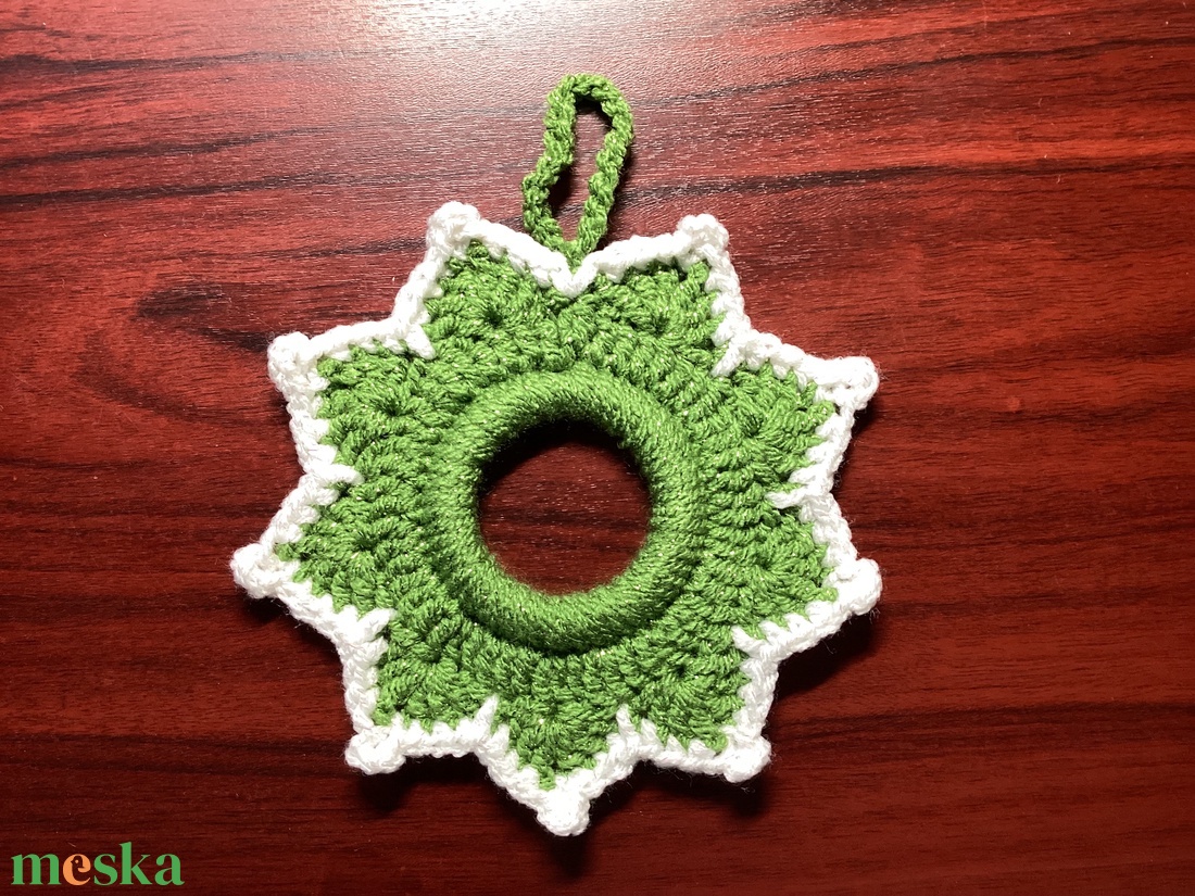 Horgolt karácsonyi dísz. - karácsony - karácsonyi lakásdekoráció - karácsonyi lakásdíszek - Meska.hu