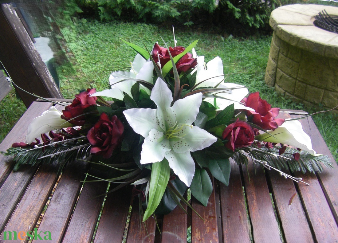 Esküvői asztaldísz selyemvirágból - esküvő - dekoráció - asztaldísz - Meska.hu