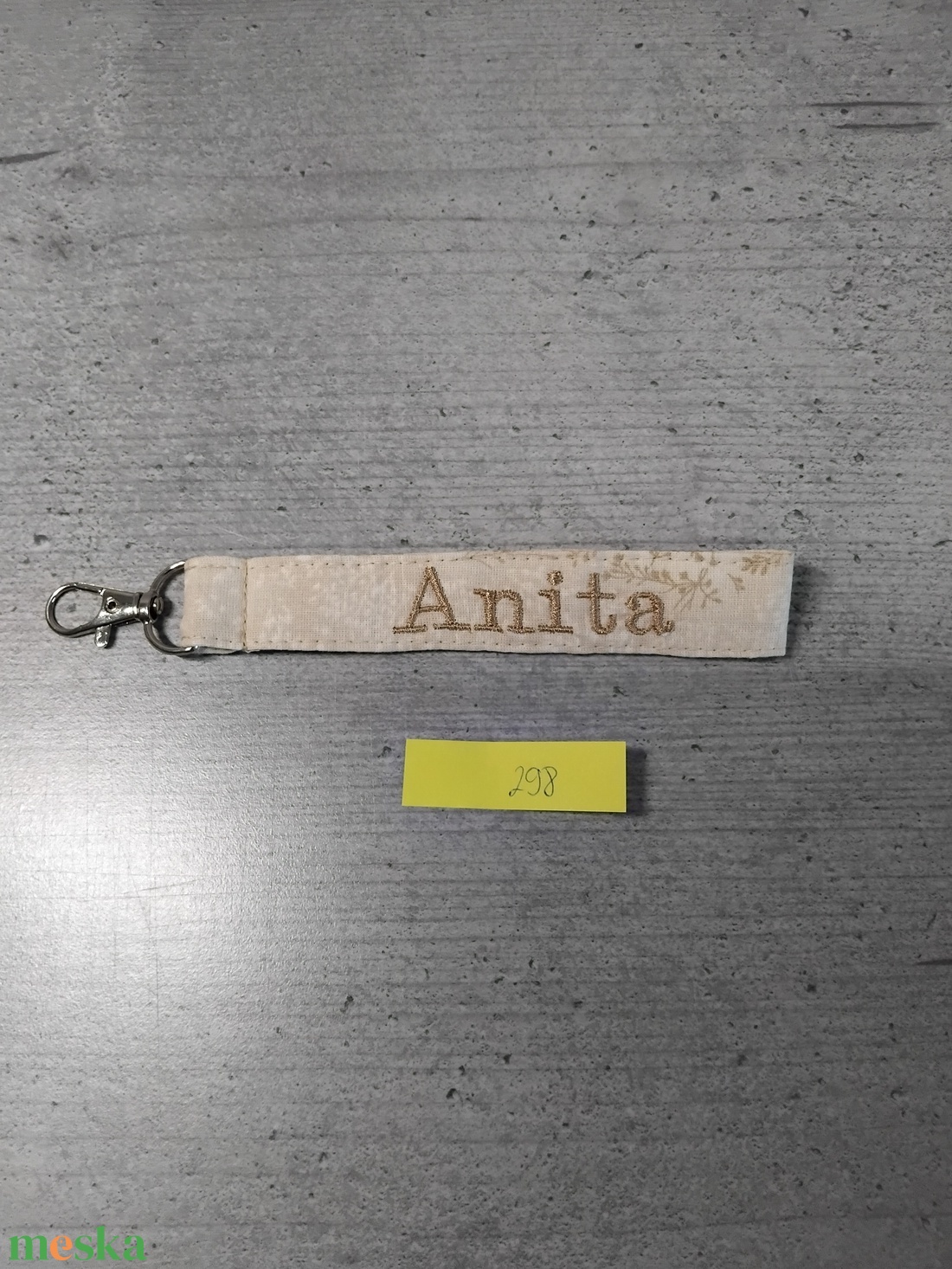 Hímzett neves kulcstartó - táska & tok - kulcstartó & táskadísz - kulcstartó - Meska.hu