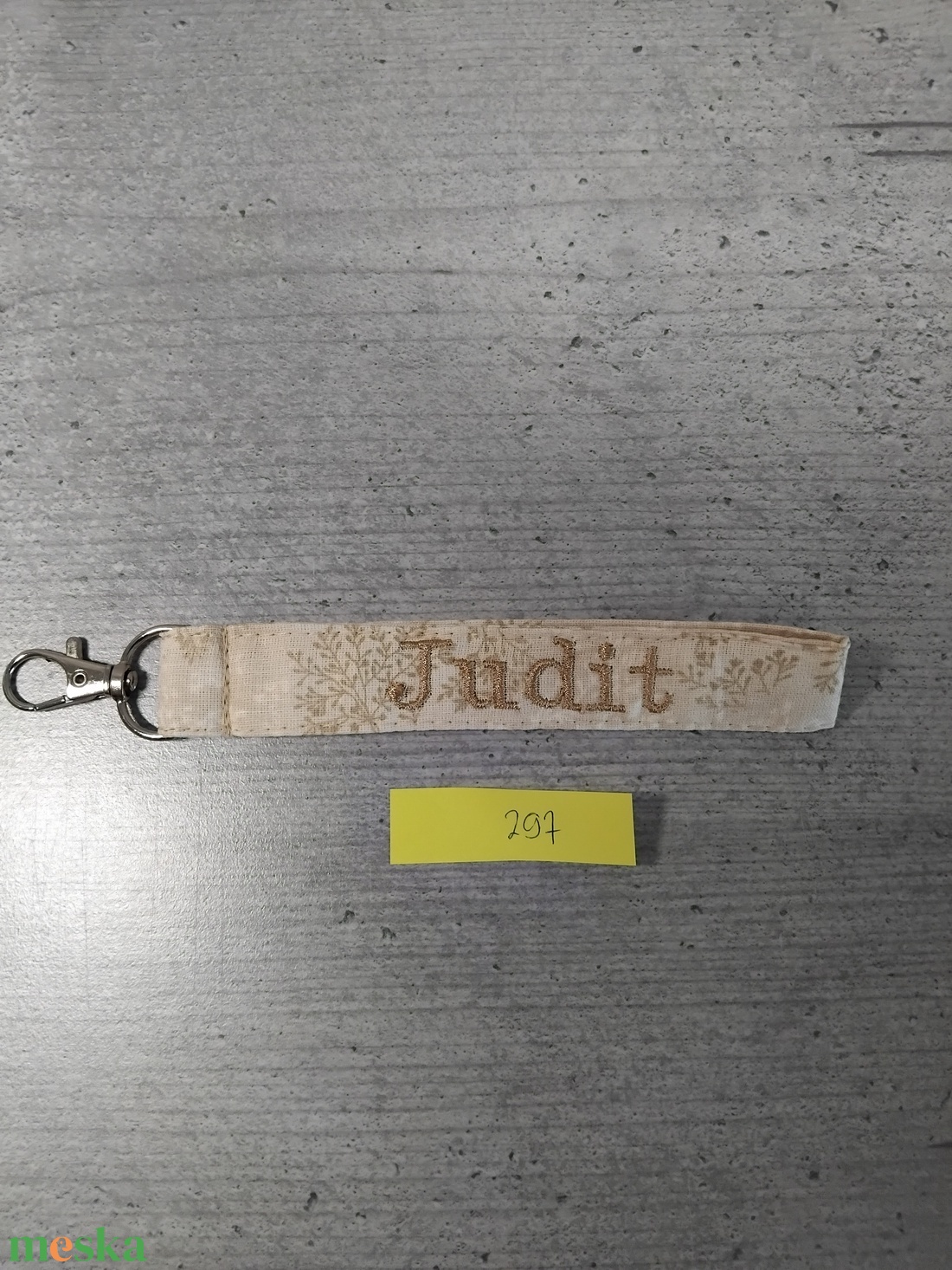 Hímzett neves kulcstartó - táska & tok - kulcstartó & táskadísz - kulcstartó - Meska.hu