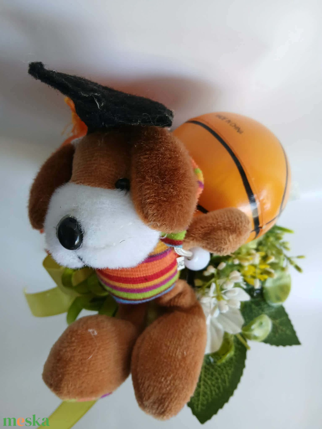 Ballagási csokor, kosárlabdás figurával - otthon & életmód - virágdekoráció - virágok - virágcsokor - Meska.hu