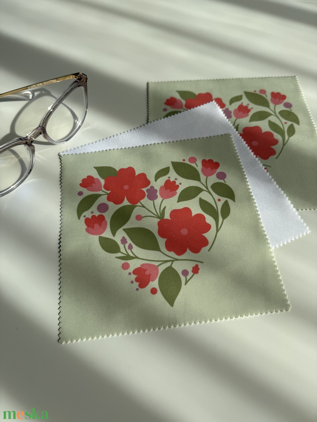 Virágszív - szemüvegtörlő kendő  - táska & tok - pénztárca & más tok - szemüvegtok - Meska.hu