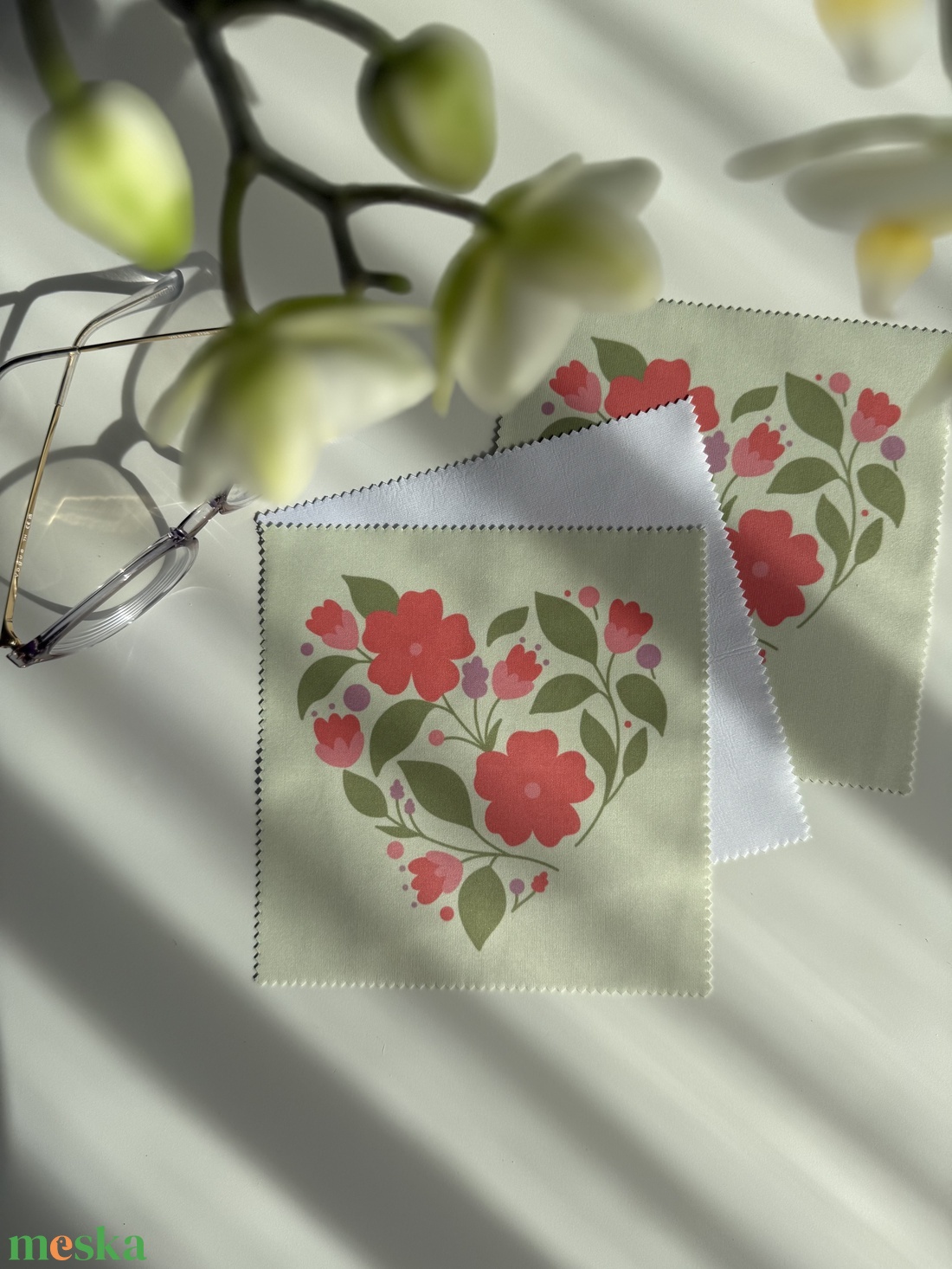 Virágszív - szemüvegtörlő kendő  - táska & tok - pénztárca & más tok - szemüvegtok - Meska.hu