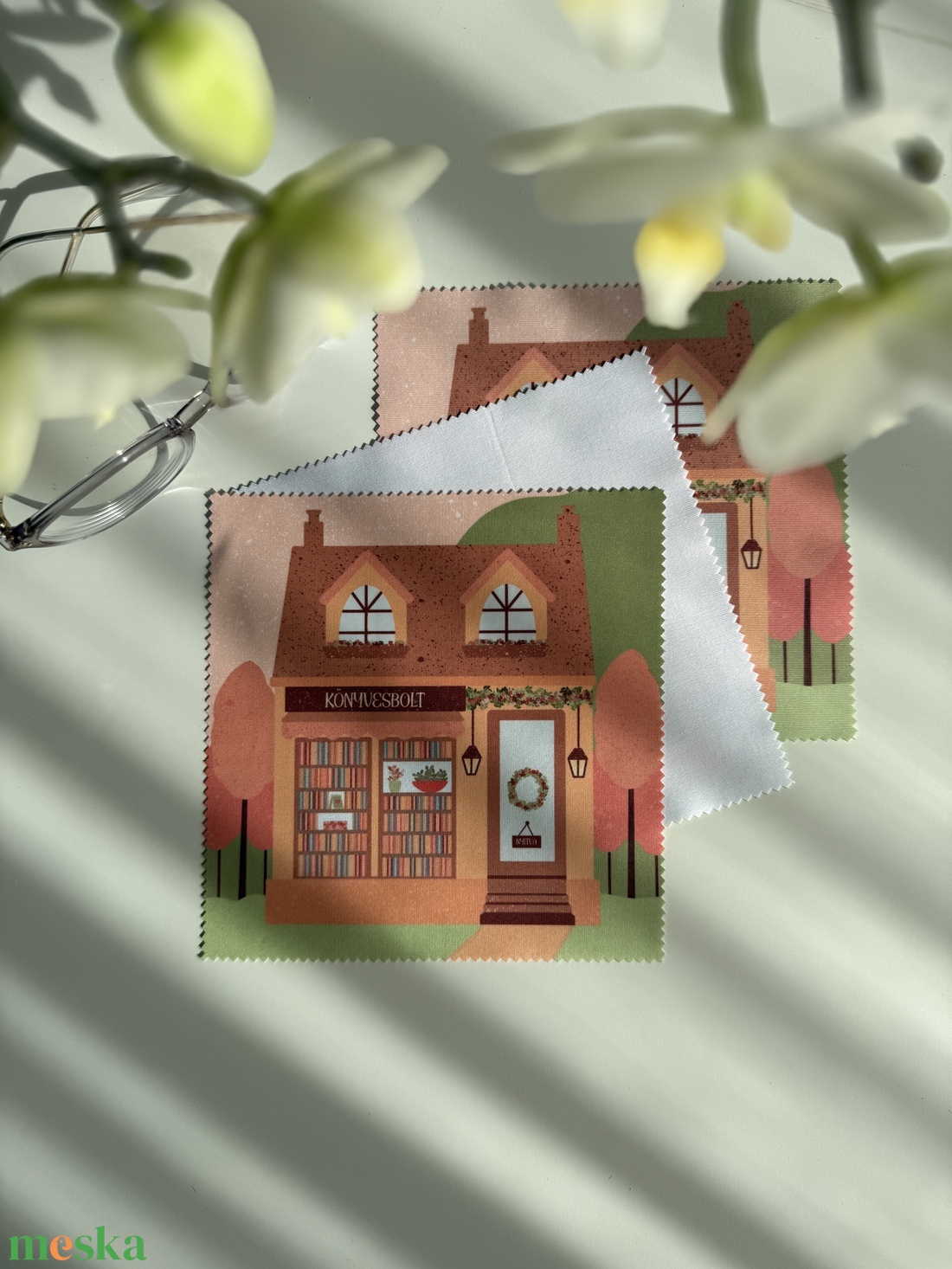 Tavaszi könyvesbolt - szemüvegtörlő kendő  - táska & tok - pénztárca & más tok - szemüvegtok - Meska.hu