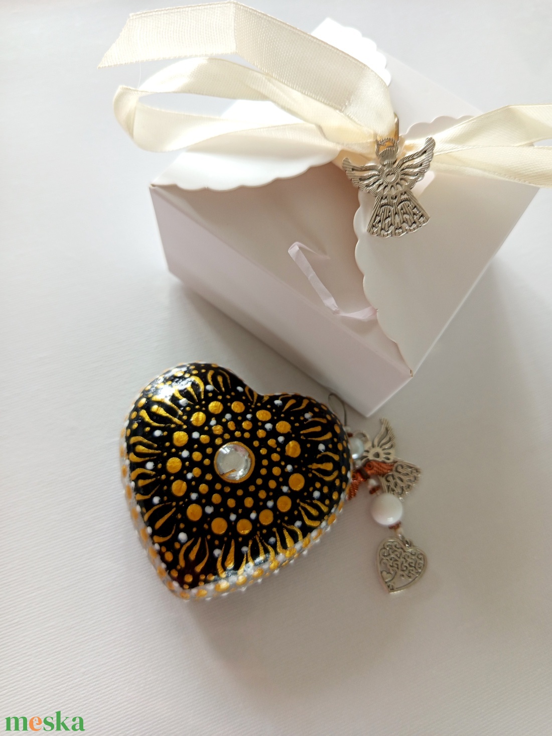 Dekor szívecske Dobozban  - kellékek & szerszámok - dekorációs kellékek - toboz - Meska.hu