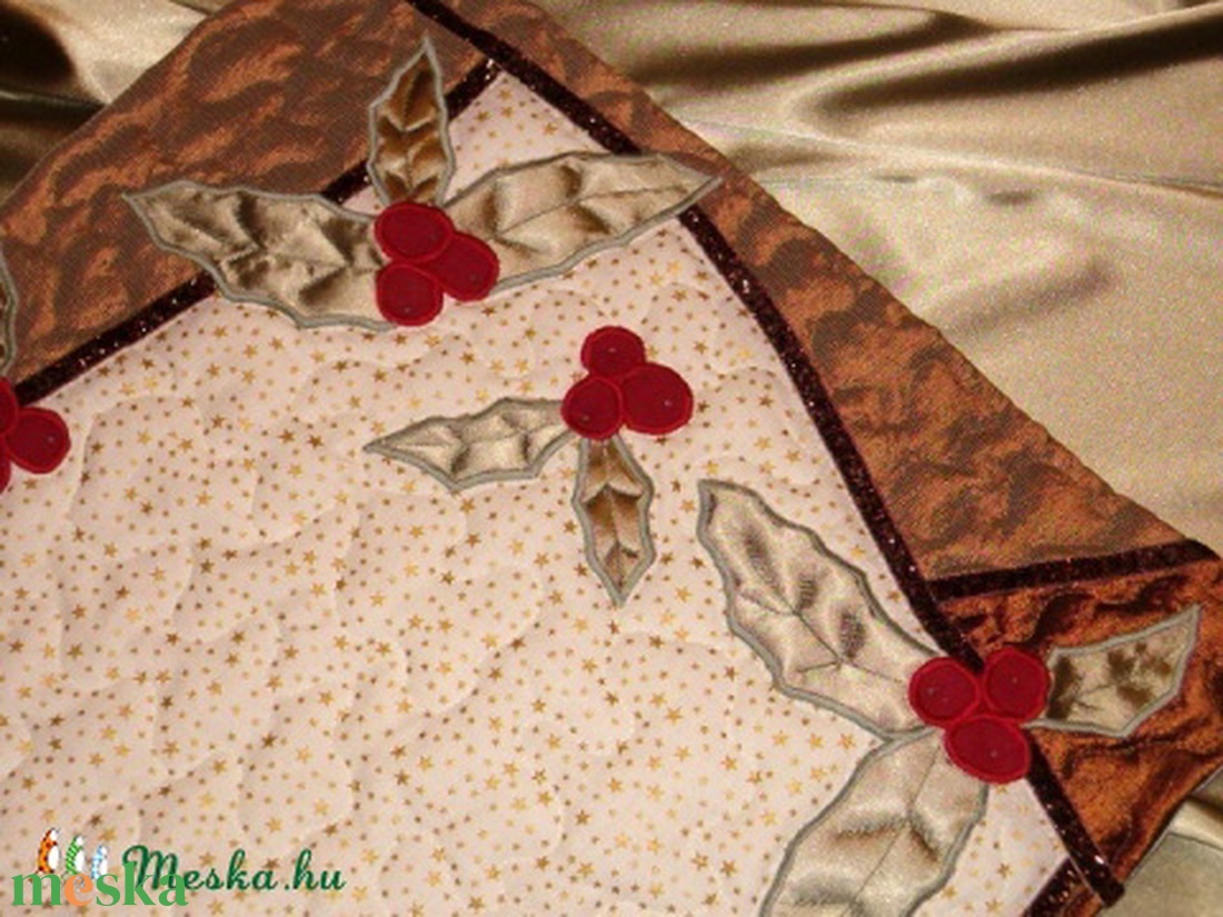 Karácsonyi  terítő,  quilting asztalközép, adventi decor - karácsony - karácsonyi lakásdekoráció - ünnepi asztaldekoráció - Meska.hu