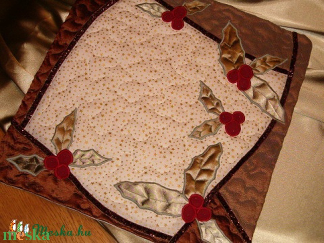 Karácsonyi  terítő,  quilting asztalközép, adventi decor - karácsony - karácsonyi lakásdekoráció - ünnepi asztaldekoráció - Meska.hu