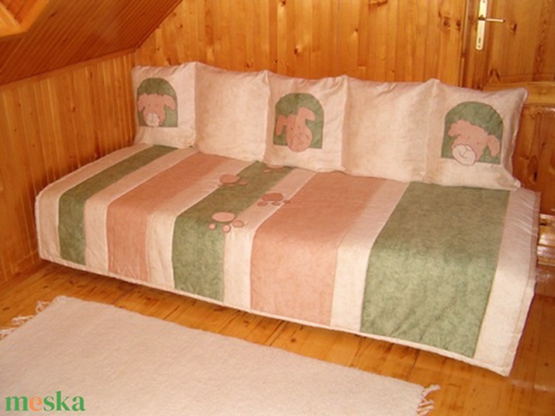 Tappancsos-kutyás ágytakaró, párnázott falvédőhuzattal - baba - mama - babaszoba dekoráció - falvédő gyerekszobába - Meska.hu