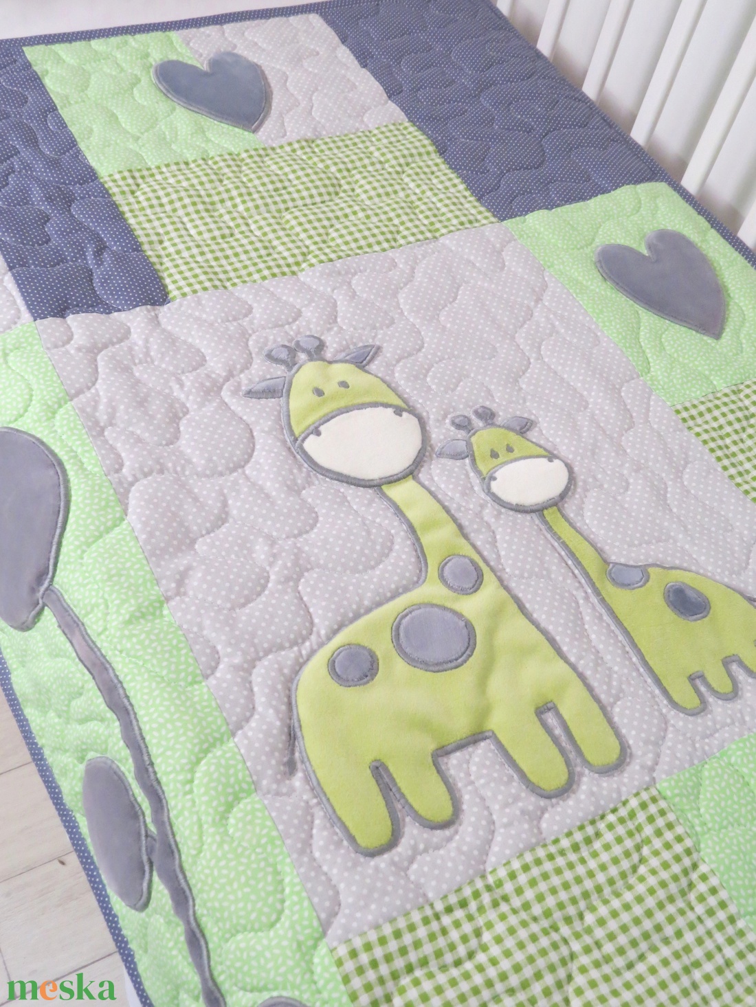 Ajándék babalátogatásra, zsiráfos babatakaró babakocsiba, bölcsőbe, utazáshoz, zöld, szürke, névre szóló, egyedi - otthon & életmód - babaszoba, gyerekszoba - Meska.hu