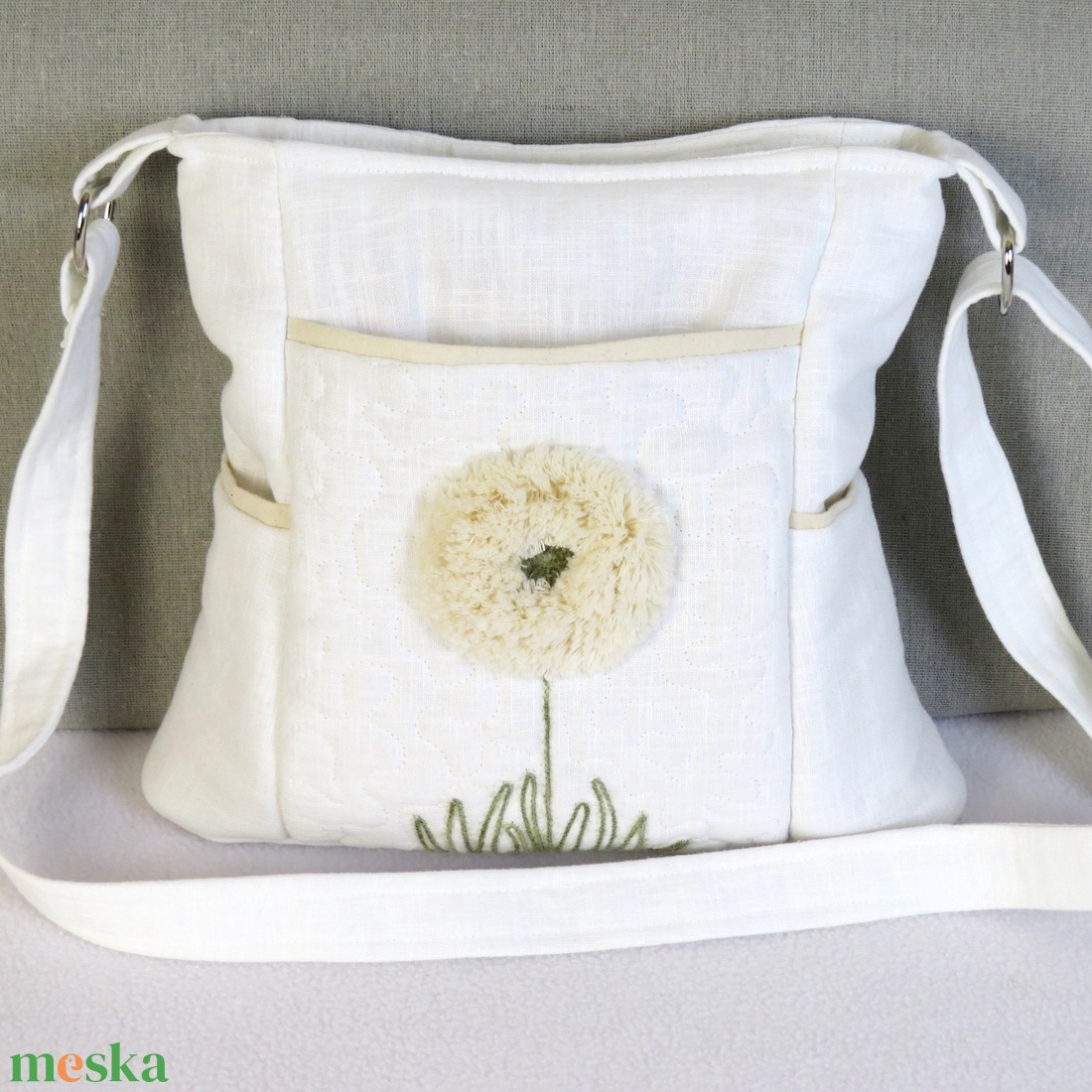 Len női válltáska, fehér táska sok zsebbel, pitypanggal, crossbody táska cipzárral, vállon átvethető füllel, sportos - táska & tok - kézitáska & válltáska - vállon átvethető táska - Meska.hu Len női válltáska, fehér táska sok zsebbel, pitypanggal, crossbody táska cipzárral, vállon átvethető füllel, sportos - táska & tok - kézitáska & válltáska - vállon átvethető táska - Meska.hu
