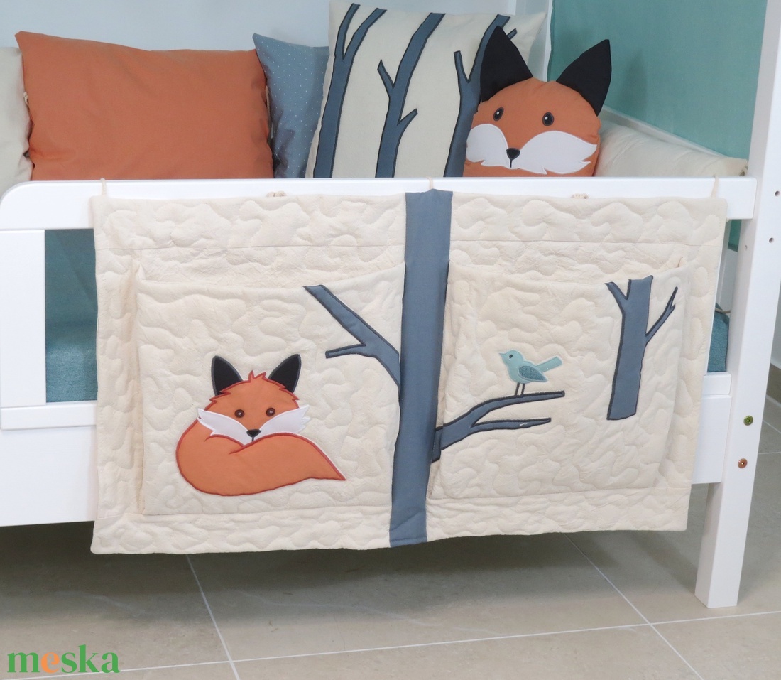 Erdei hangulat gyerekfalvédő, zsebes tároló,  róka, madár, fa mintákkal, névnapra,  névre szóló ajándék gyermeknek - otthon & életmód - babaszoba, gyerekszoba - falvédő gyerekszobába - Meska.hu