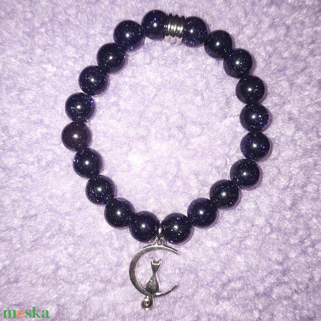 Cica holdon kék homokkő ásványkarkötő - ékszer - karkötő - ásványkarkötő - Meska.hu