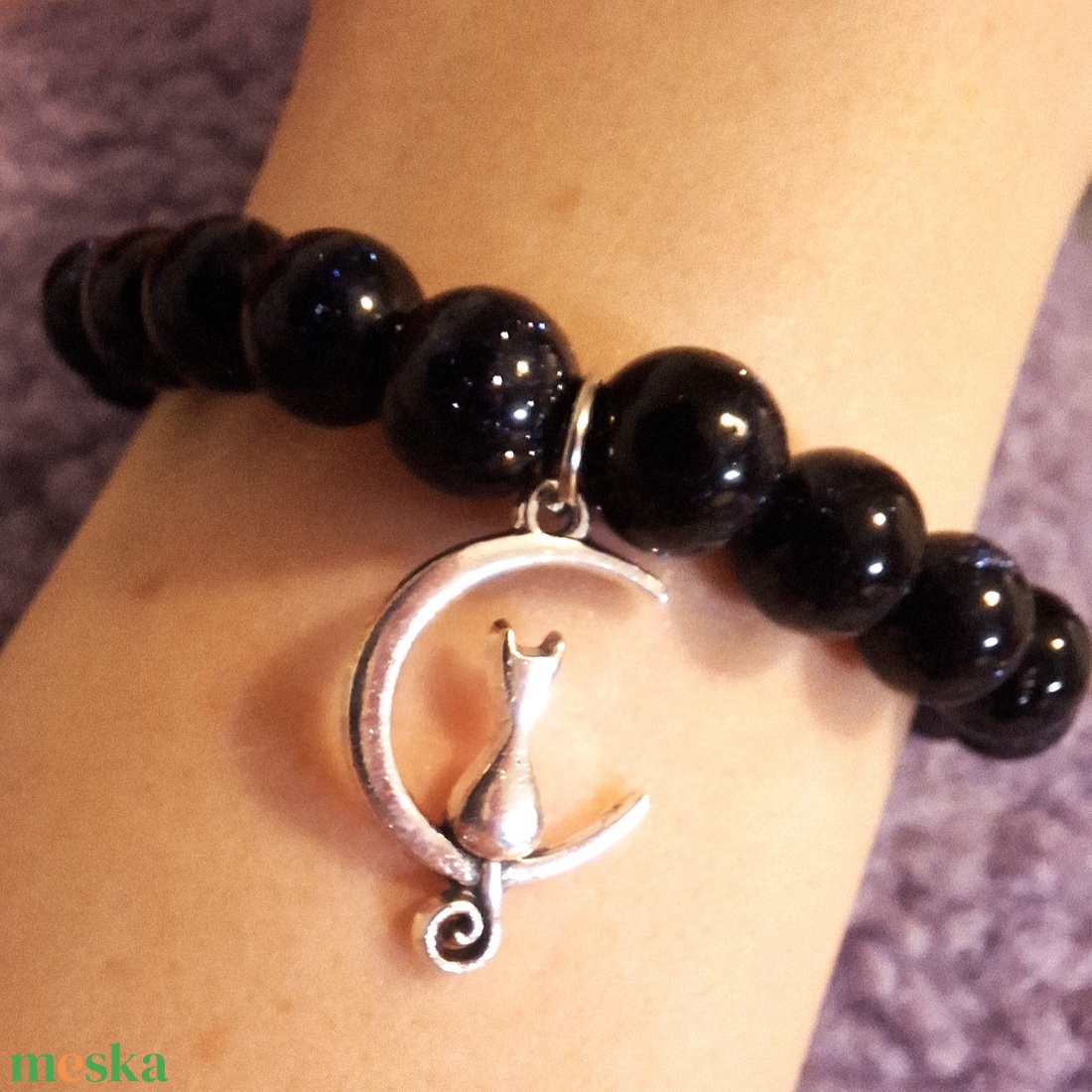 Cica holdon kék homokkő ásványkarkötő - ékszer - karkötő - ásványkarkötő - Meska.hu