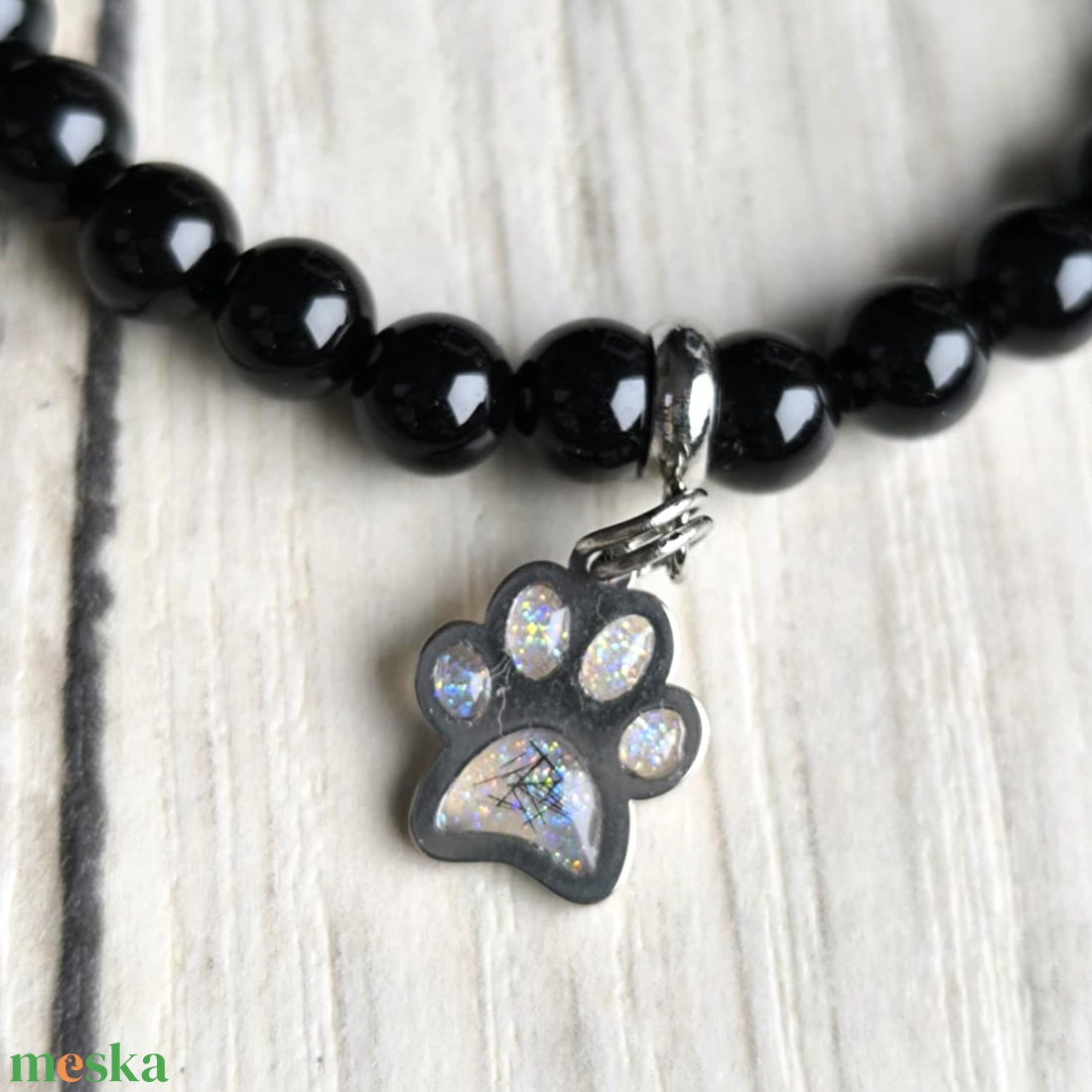 Szőrőr mancs medálos ónix ásványkarkötő kisállat szőrrel - ékszer - karkötő - ásványkarkötő - Meska.hu