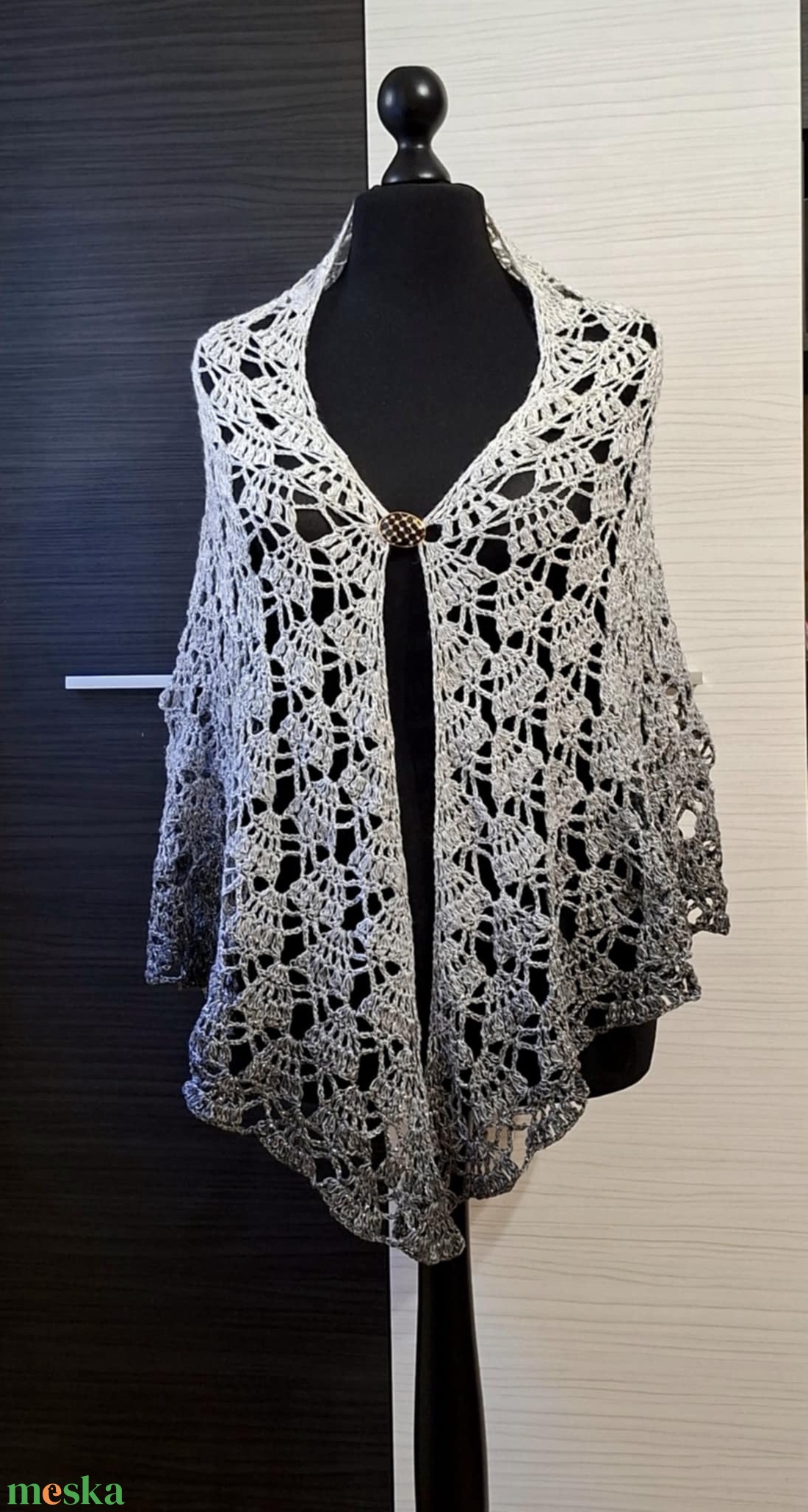 Ezüst holdfény kézzel horgolt - ruha & divat - sál, sapka, kendő - vállkendő - Meska.hu