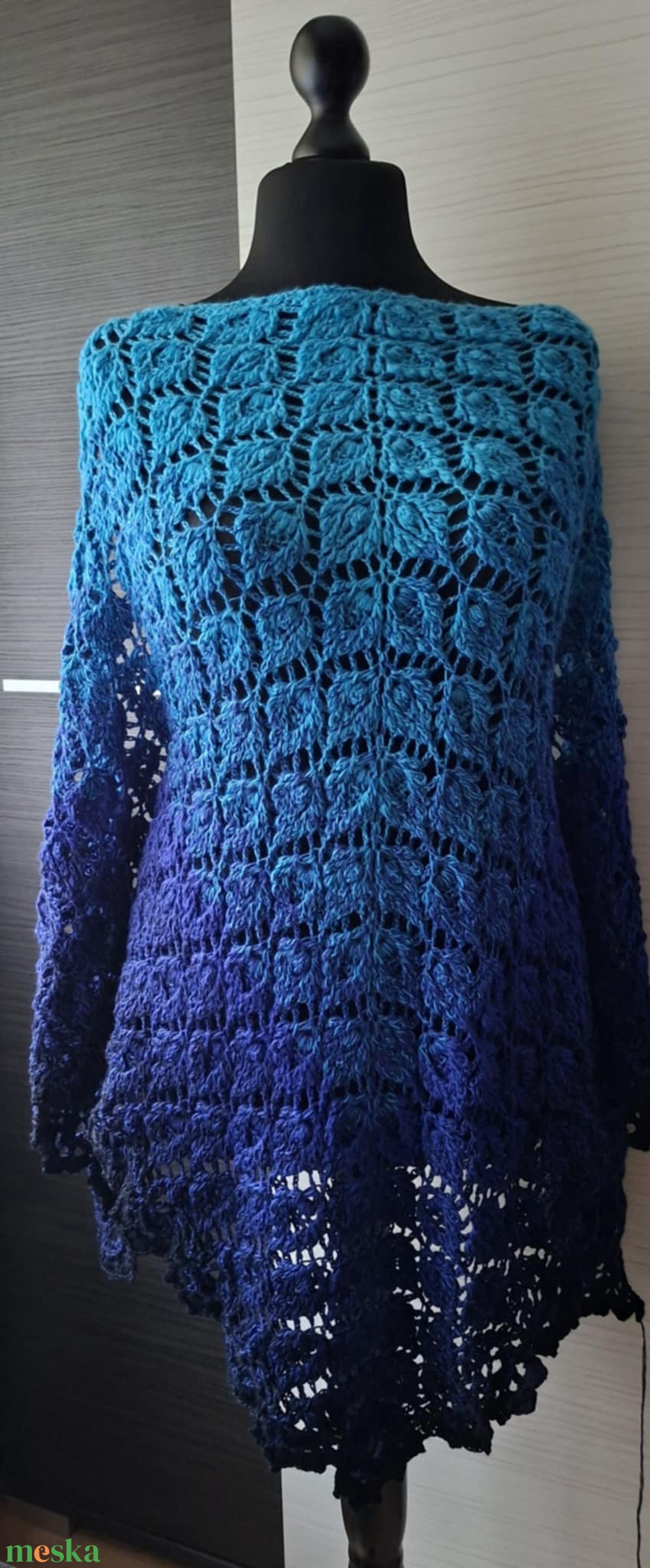 Éjféli óceán nagy méretű horgolt kendő - ruha & divat - sál, sapka, kendő - vállkendő - Meska.hu