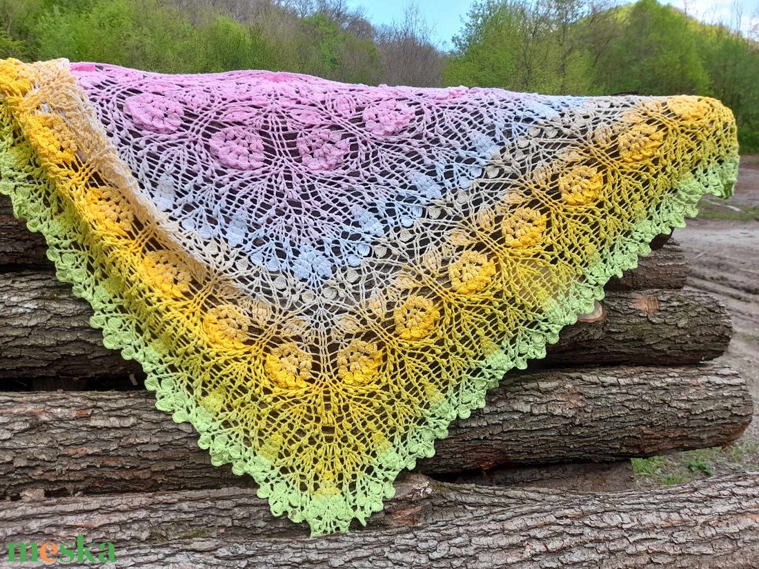 Napfényes rét virágai - egyedi horgolt vállkendő - ruha & divat - sál, sapka, kendő - kendő - Meska.hu