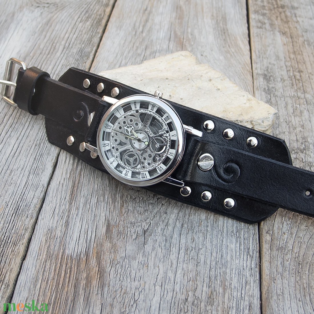 Férfi Skeleton mechanikus karóra, Fekete, szegecselt férfi Steampunk karóra, Rocker karóra - ékszer - karóra és ékszeróra - karóra - Meska.hu Férfi Skeleton mechanikus karóra, Fekete, szegecselt férfi Steampunk karóra, Rocker karóra - ékszer - karóra és ékszeróra - karóra - Meska.hu