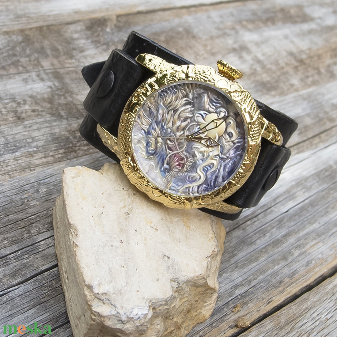 Fekete dombornyomott férfi karóra, Férfi kézműves karóra dombornyomott óratokkal és számlappal, Fekete sárkányos férfi k - ékszer - karóra és ékszeróra - karóra - Meska.hu