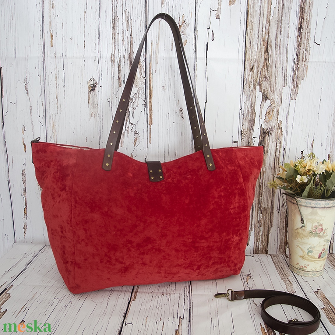 Női nagy méretű válltáska, Keresztpántos pakolós táska, Shopper táska, Városi vagány szegecselt táska, - táska & tok - kézitáska & válltáska - nagy pakolós táska - Meska.hu