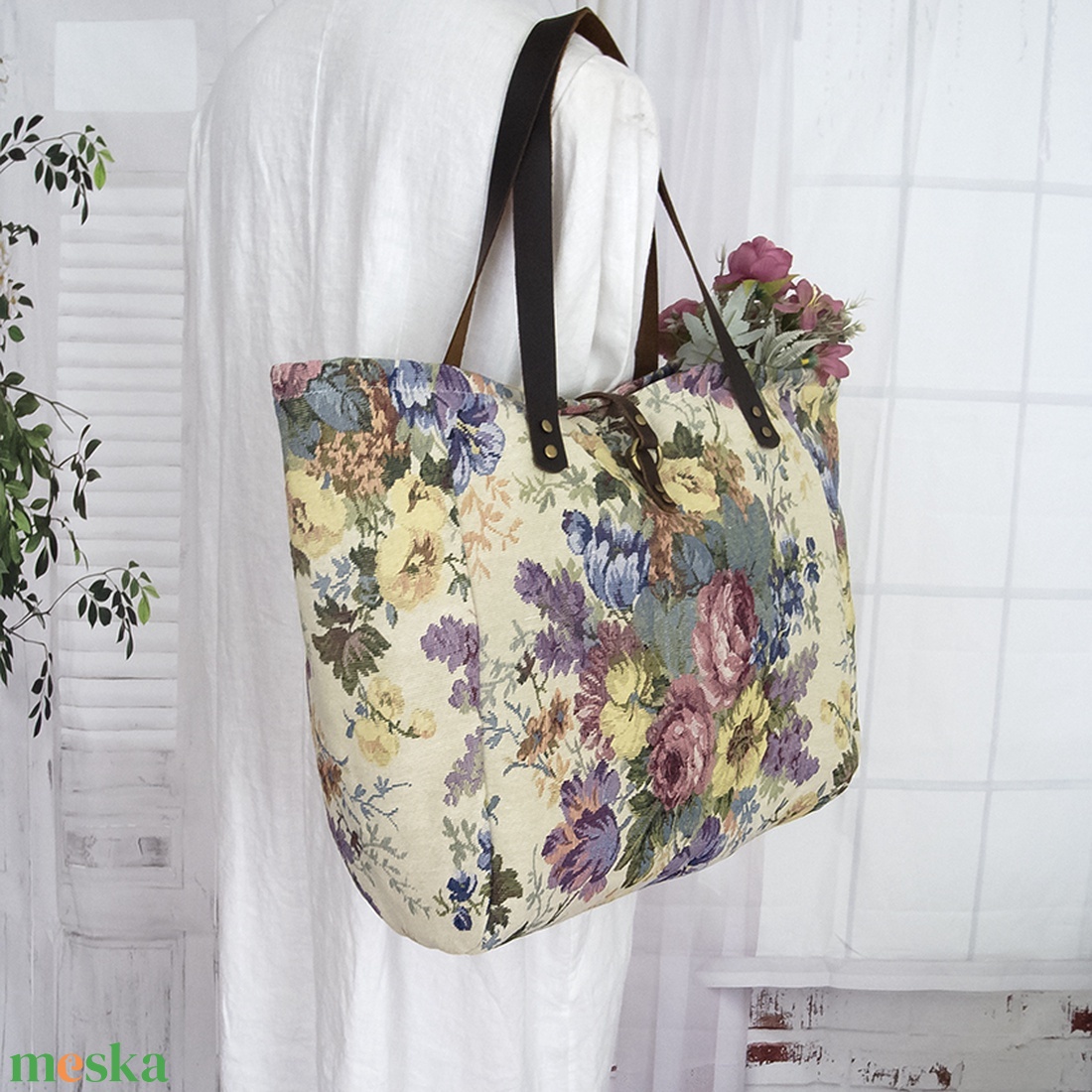 Nagy méretű gobelin válltáska, Női Vintázs rózsás gobelin táska, Női gobelin utazó táska, Gobelin Shopper táska - táska & tok - kézitáska & válltáska - nagy pakolós táska - Meska.hu Nagy méretű gobelin válltáska, Női Vintázs rózsás gobelin táska, Női gobelin utazó táska, Gobelin Shopper táska - táska & tok - kézitáska & válltáska - nagy pakolós táska - Meska.hu
