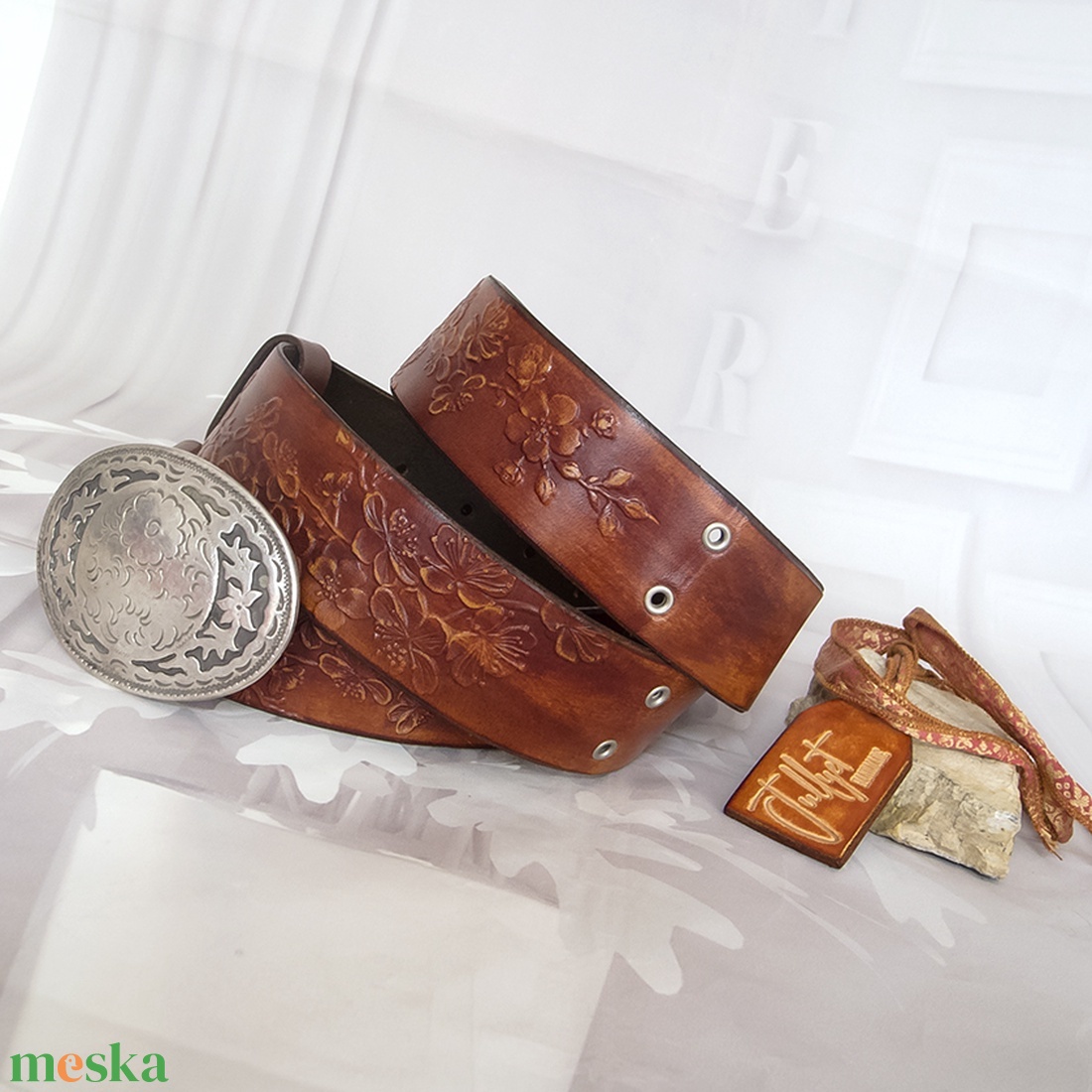 Férfi/Női olasz marhabőr western öv, Unisex marhabőr öv antik ezüst gravírozott csattal, Cowboy olasz marhabőr farmeröv - ruha & divat - öv & övcsat - öv - Meska.hu Férfi/Női olasz marhabőr western öv, Unisex marhabőr öv antik ezüst gravírozott csattal, Cowboy olasz marhabőr farmeröv - ruha & divat - öv & övcsat - öv - Meska.hu