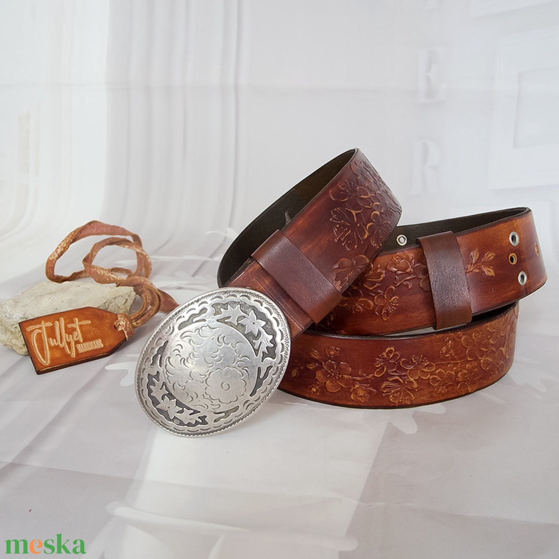 Férfi/Női olasz marhabőr western öv, Unisex marhabőr öv antik ezüst gravírozott csattal, Cowboy olasz marhabőr farmeröv - ruha & divat - öv & övcsat - öv - Meska.hu Férfi/Női olasz marhabőr western öv, Unisex marhabőr öv antik ezüst gravírozott csattal, Cowboy olasz marhabőr farmeröv - ruha & divat - öv & övcsat - öv - Meska.hu