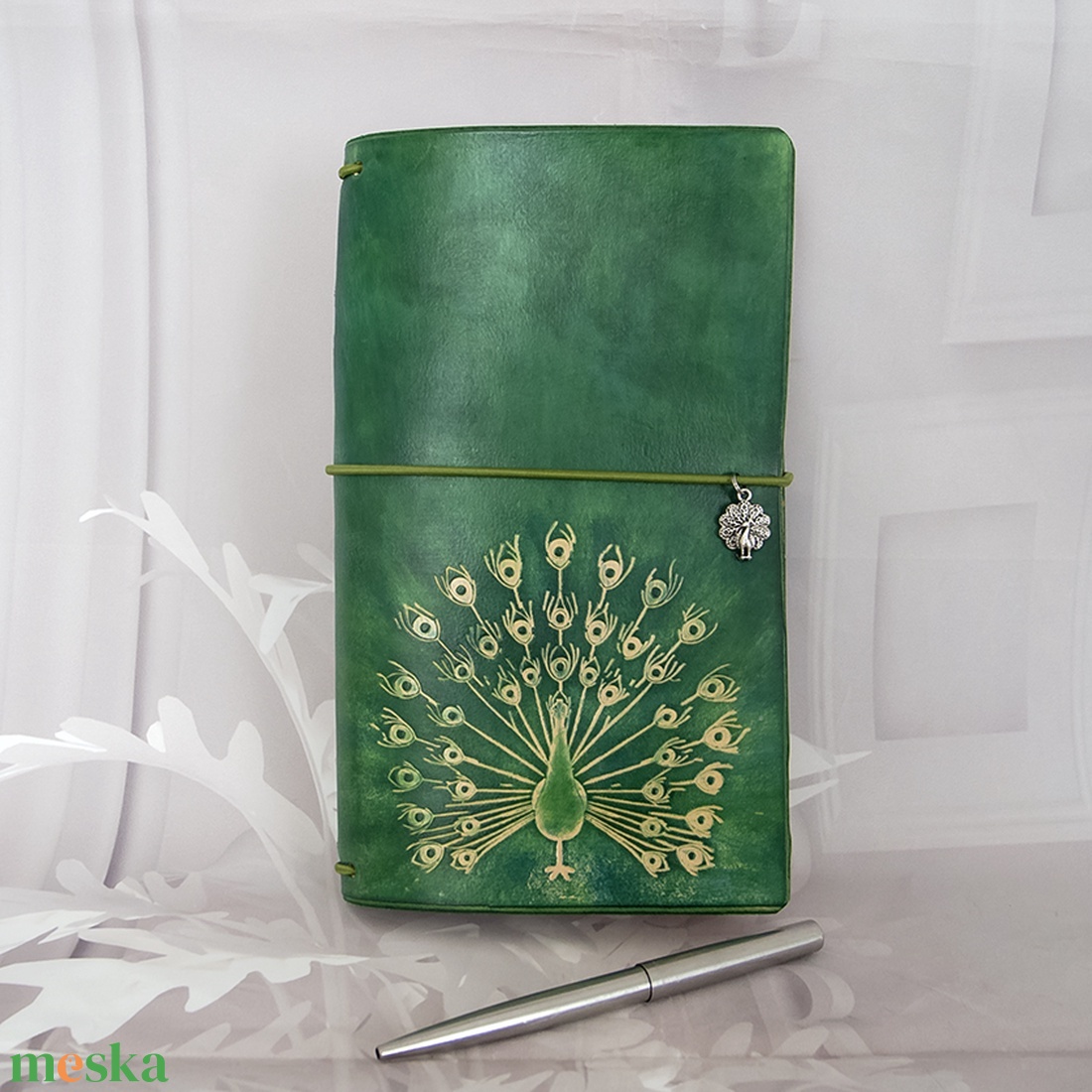 Olasz marhabőr pávás notebook, Páva napló, Bőr utazási napló, Marhabőr ötletnapló, Jegyzetfüzet, Notebook, Emlékkönyv, Ú - otthon & életmód - papír, írószer - jegyzetfüzet & napló - Meska.hu