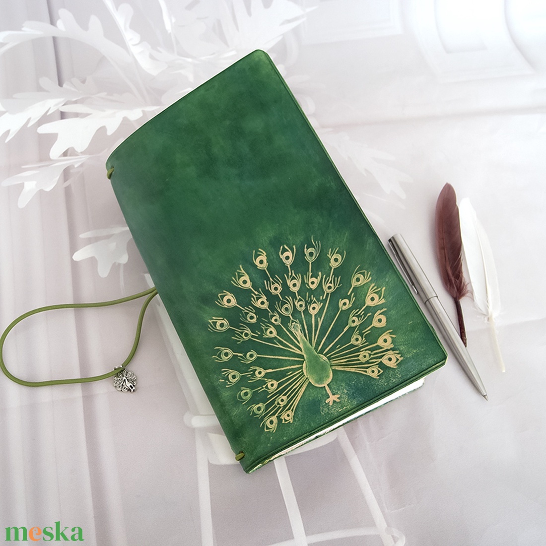 Olasz marhabőr pávás notebook, Páva napló, Bőr utazási napló, Marhabőr ötletnapló, Jegyzetfüzet, Notebook, Emlékkönyv, Ú - otthon & életmód - papír, írószer - jegyzetfüzet & napló - Meska.hu