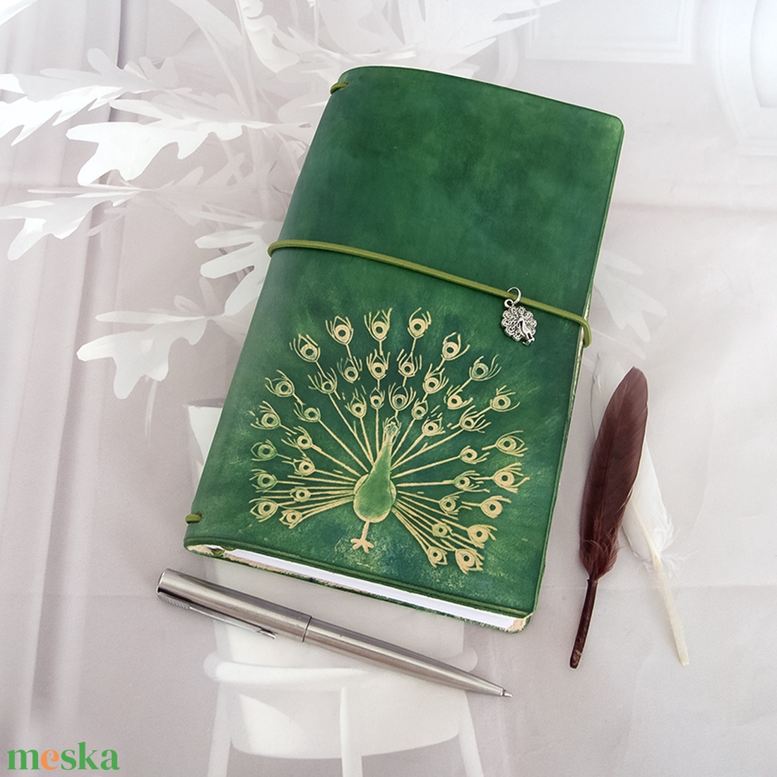Olasz marhabőr pávás notebook, Páva napló, Bőr utazási napló, Marhabőr ötletnapló, Jegyzetfüzet, Notebook, Emlékkönyv, Ú - otthon & életmód - papír, írószer - jegyzetfüzet & napló - Meska.hu