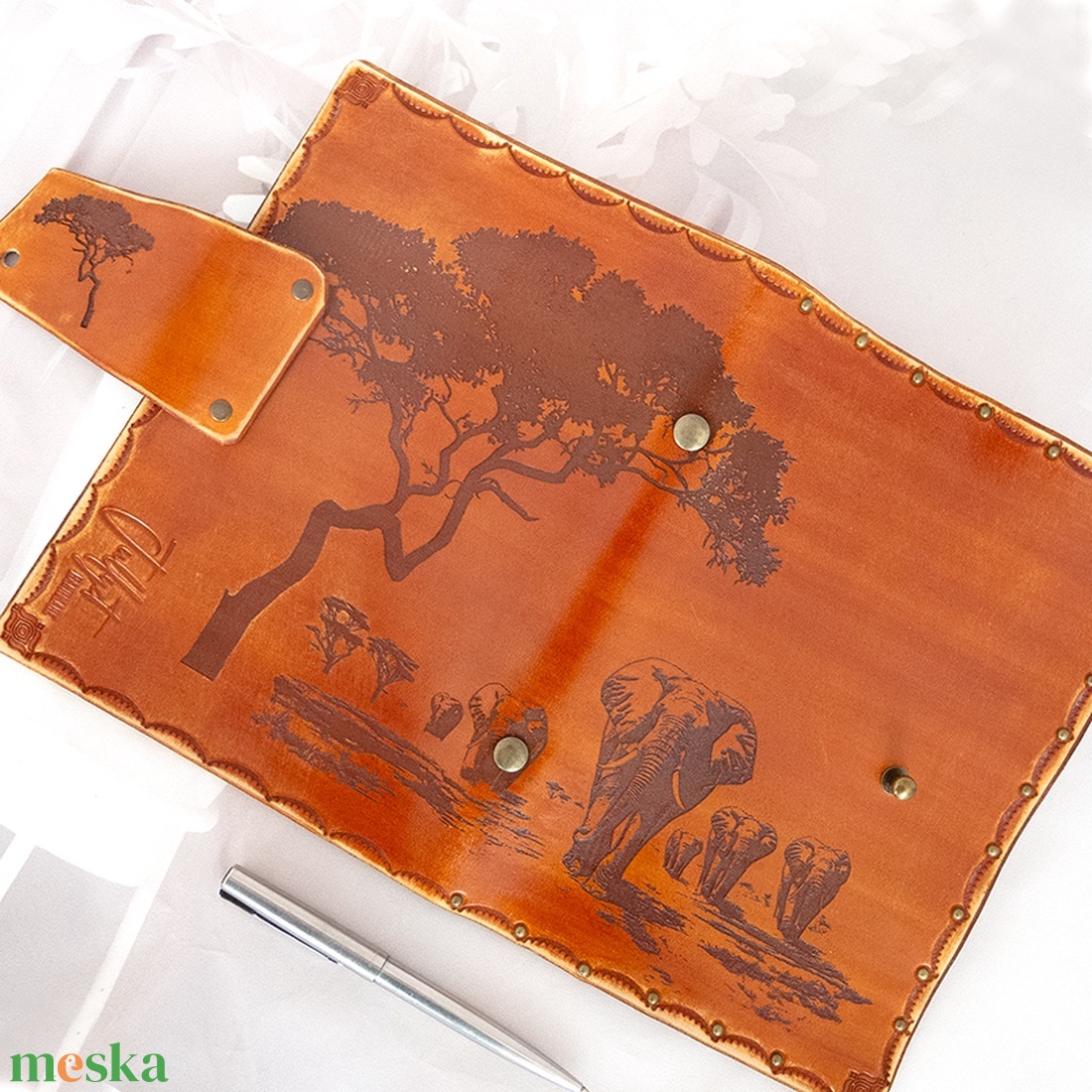 Gyűrűs marhabőr utazási napló, Szafari olasz marhabőr napló, Elefántos marhabőr notebook, Marhabőr ötletnapló - otthon & életmód - papír, írószer - jegyzetfüzet & napló - Meska.hu