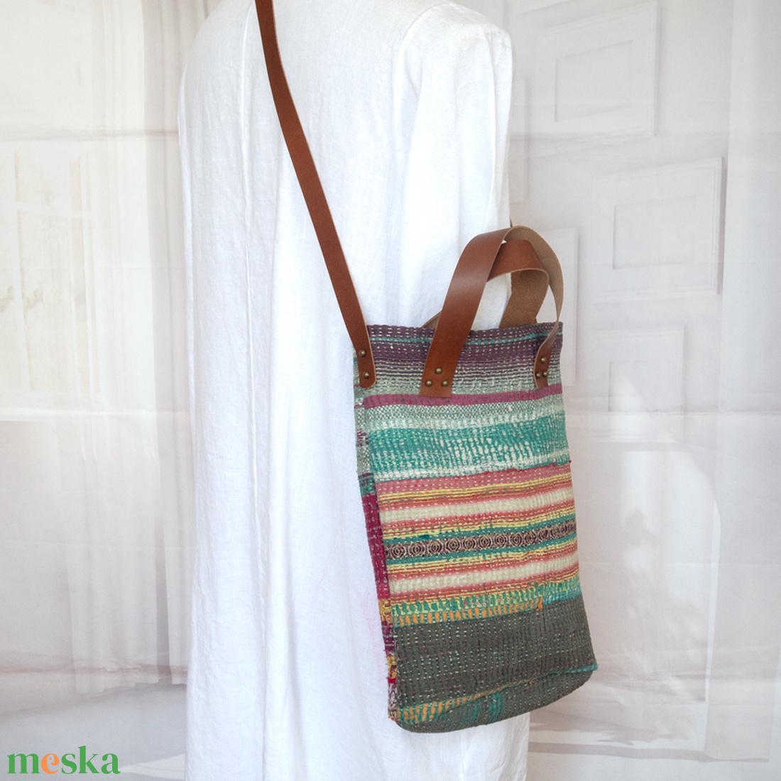 Indiai kantha keresztpántos táska, Kanhta oldaltáska, Indiai kantha válltáska - táska & tok - kézitáska & válltáska - vállon átvethető táska - Meska.hu