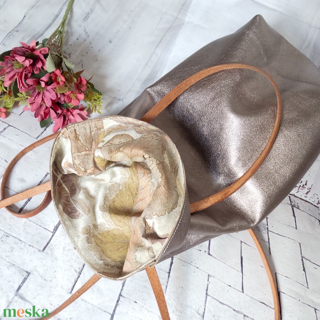 Borjúbőr halvány rose gold színű keresztpántos vagy kézitáska - táska & tok - kézitáska & válltáska - vállon átvethető táska - Meska.hu