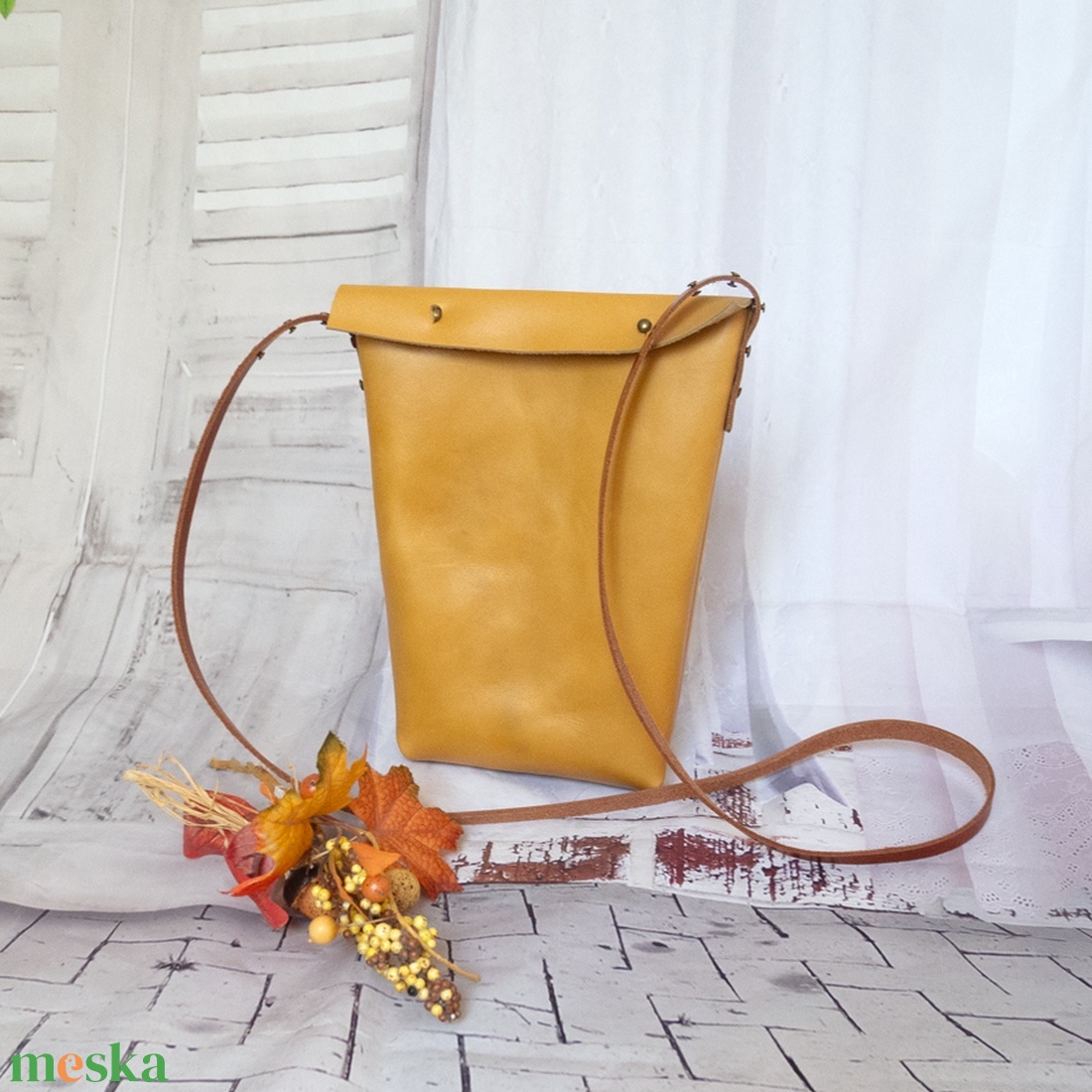 Minimalista marhabőr crossbody táska - táska & tok - kézitáska & válltáska - vállon átvethető táska - Meska.hu Minimalista marhabőr crossbody táska - táska & tok - kézitáska & válltáska - vállon átvethető táska - Meska.hu