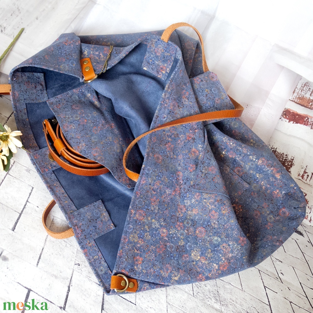 Túlméretezett nubuk válltáska szemüvegtokkal - táska & tok - kézitáska & válltáska - nagy pakolós táska - Meska.hu