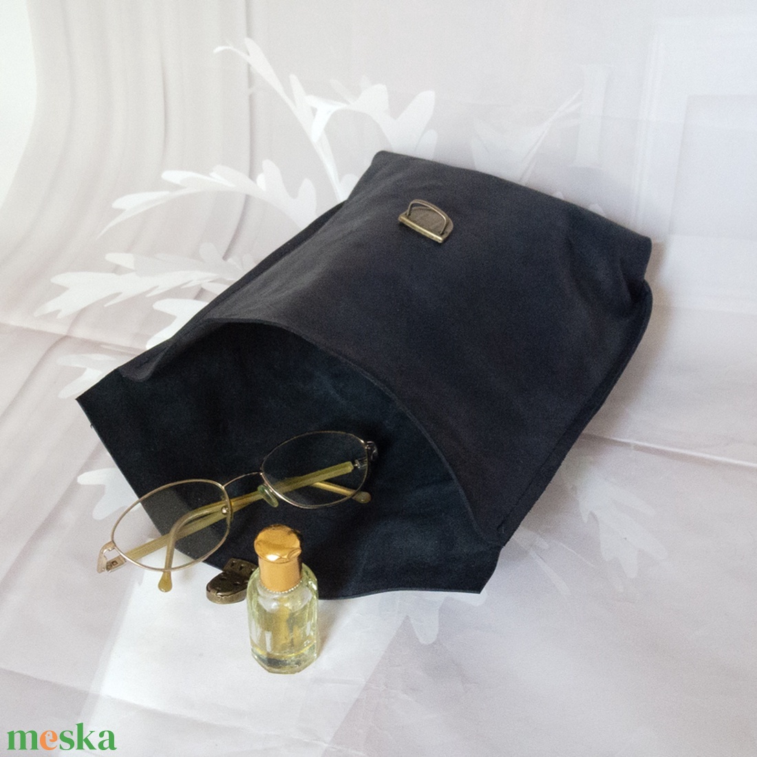 Éjkék olasz marhabőr kozmetikai táska, Bőr Sminktáska, Piperetáska vagy aminek akarod - táska & tok - neszesszer - Meska.hu