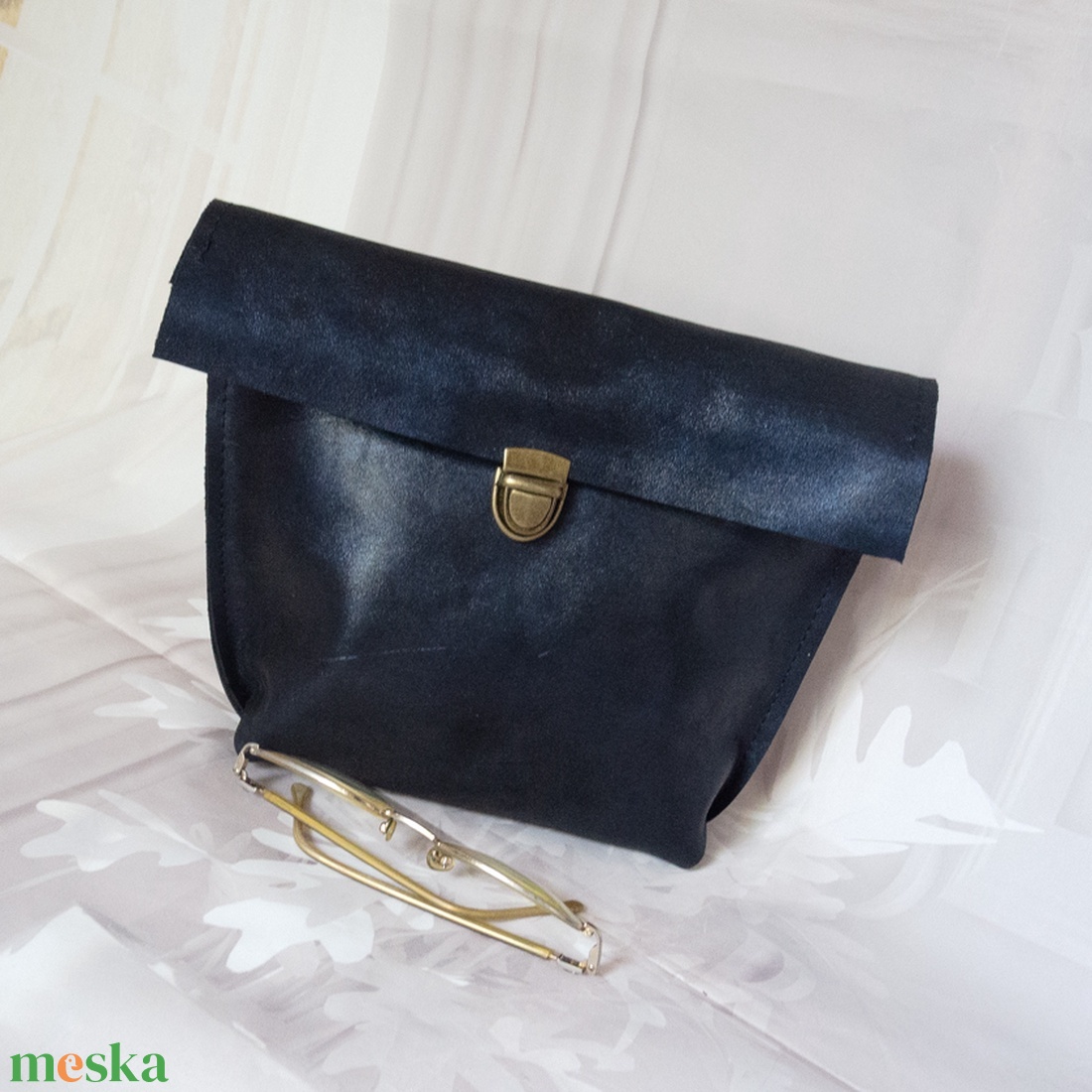 Éjkék olasz marhabőr kozmetikai táska, Bőr Sminktáska, Piperetáska vagy aminek akarod - táska & tok - neszesszer - Meska.hu