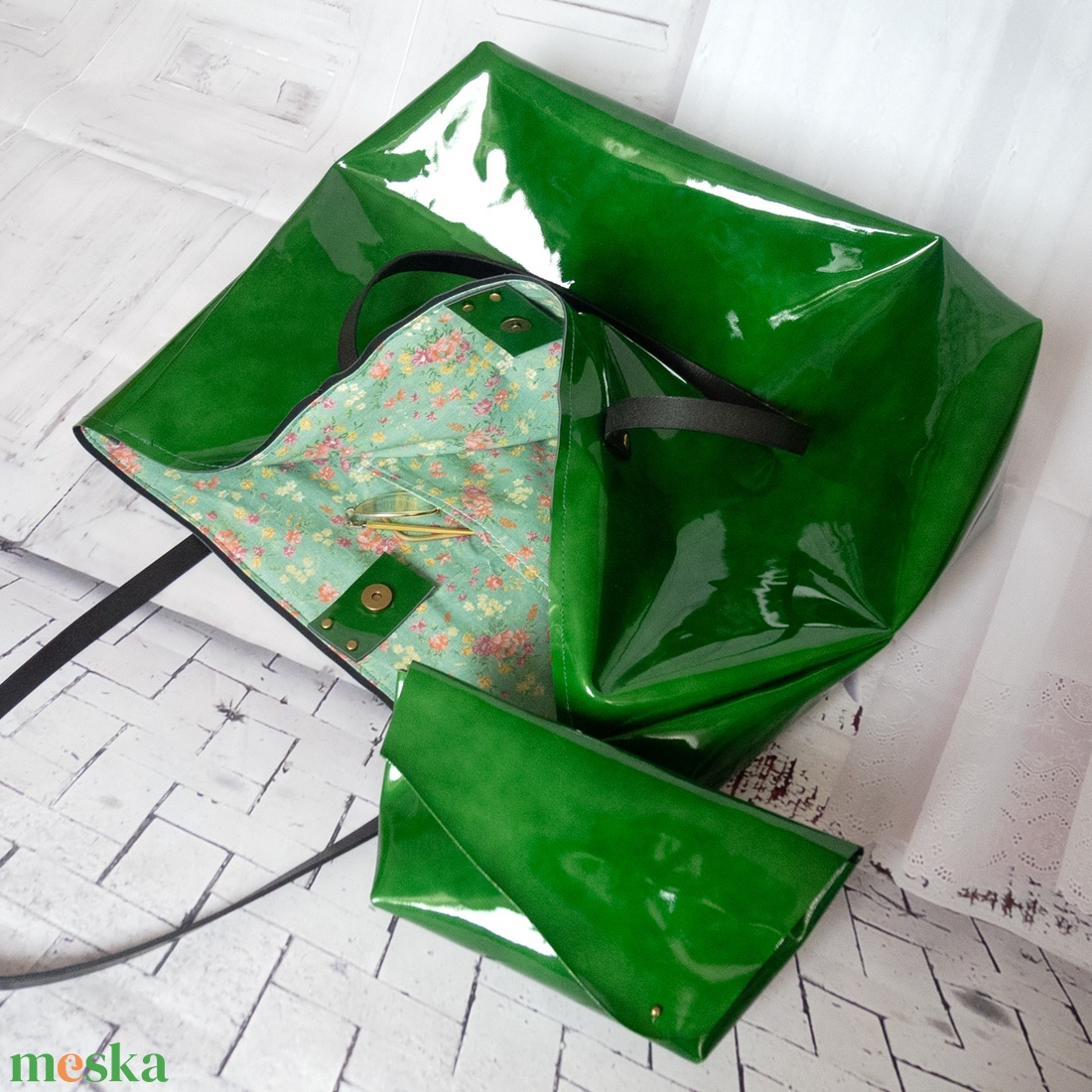 Olasz Lakkbőr táska kozmetikai táskával - táska & tok - kézitáska & válltáska - nagy pakolós táska - Meska.hu