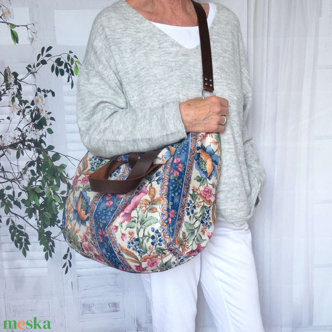 Nagy méretű válltáska a mező virágaival, Bohém �Illatos mező kézitáska, Shopper, Utazótáska, Bohém �Illatos mező táska - táska & tok - kézitáska & válltáska - nagy pakolós táska - Meska.hu