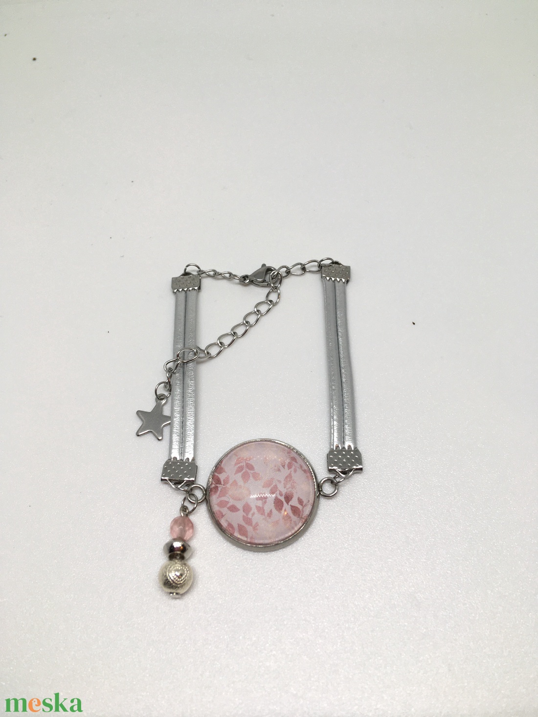 Pastel Harmony - Nemesacél üveglencsés medállal és gyöngyökkel díszített műbőr karkötő - ékszer - karkötő - karkötő medállal - Meska.hu Pastel Harmony - Nemesacél üveglencsés medállal és gyöngyökkel díszített műbőr karkötő - ékszer - karkötő - karkötő medállal - Meska.hu