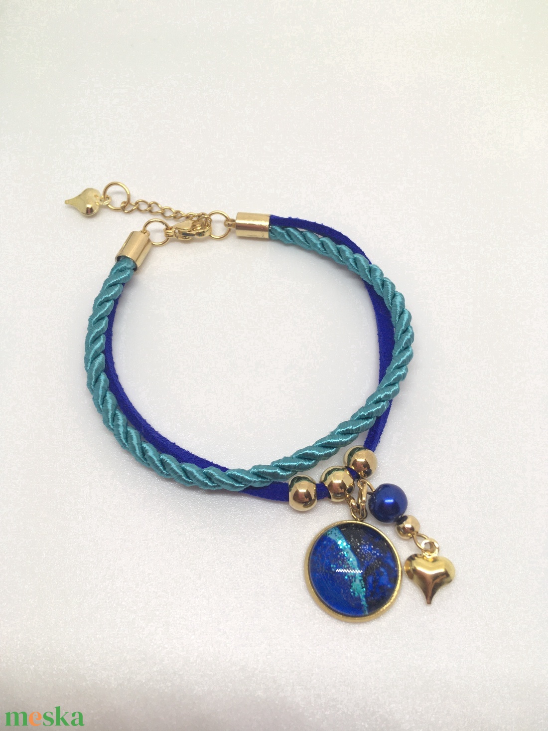 Turquoise Ocean - Selyemzsinór és bőr karkötő üveglencsés medállal - ékszer - karkötő - karkötő medállal - Meska.hu