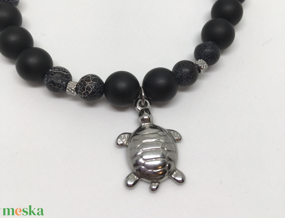 Black Turtle - Férfi gyöngy karkötő teknős medállal - ékszer - karkötő - gyöngyös karkötő - Meska.hu Black Turtle - Férfi gyöngy karkötő teknős medállal - ékszer - karkötő - gyöngyös karkötő - Meska.hu