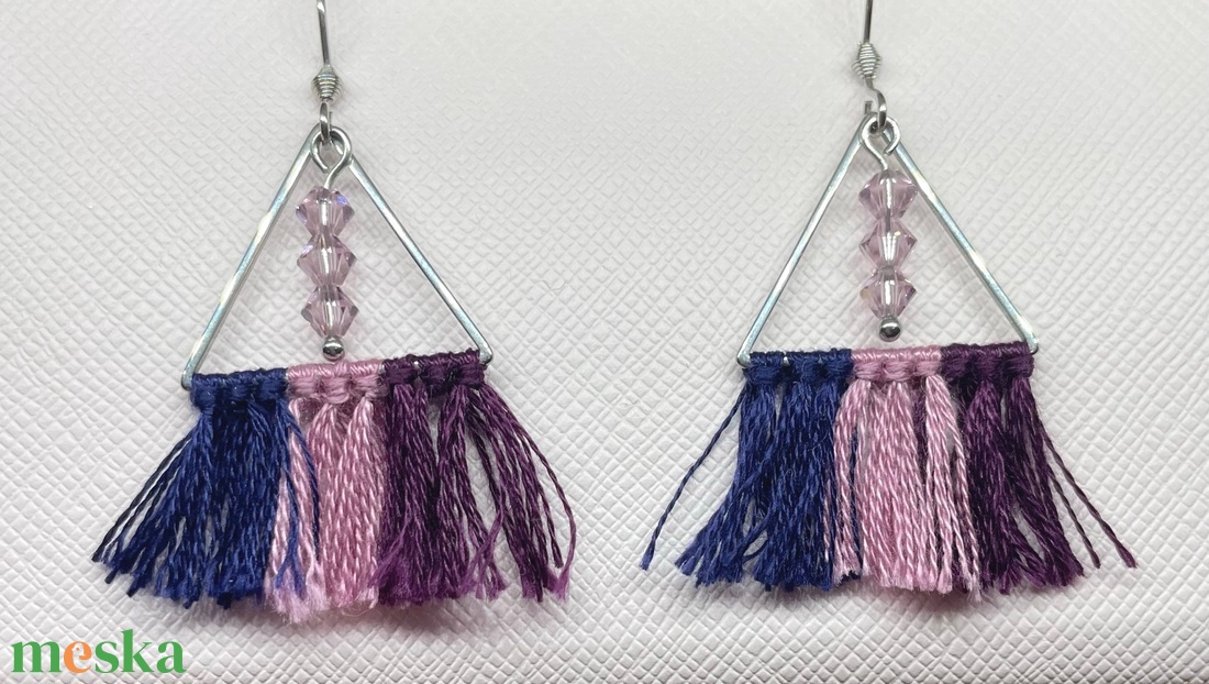 Mauve Dawn - Cérna és Swarovski gyöngy fülbevaló - ékszer - fülbevaló - lógó fülbevaló - Meska.hu Mauve Dawn - Cérna és Swarovski gyöngy fülbevaló - ékszer - fülbevaló - lógó fülbevaló - Meska.hu