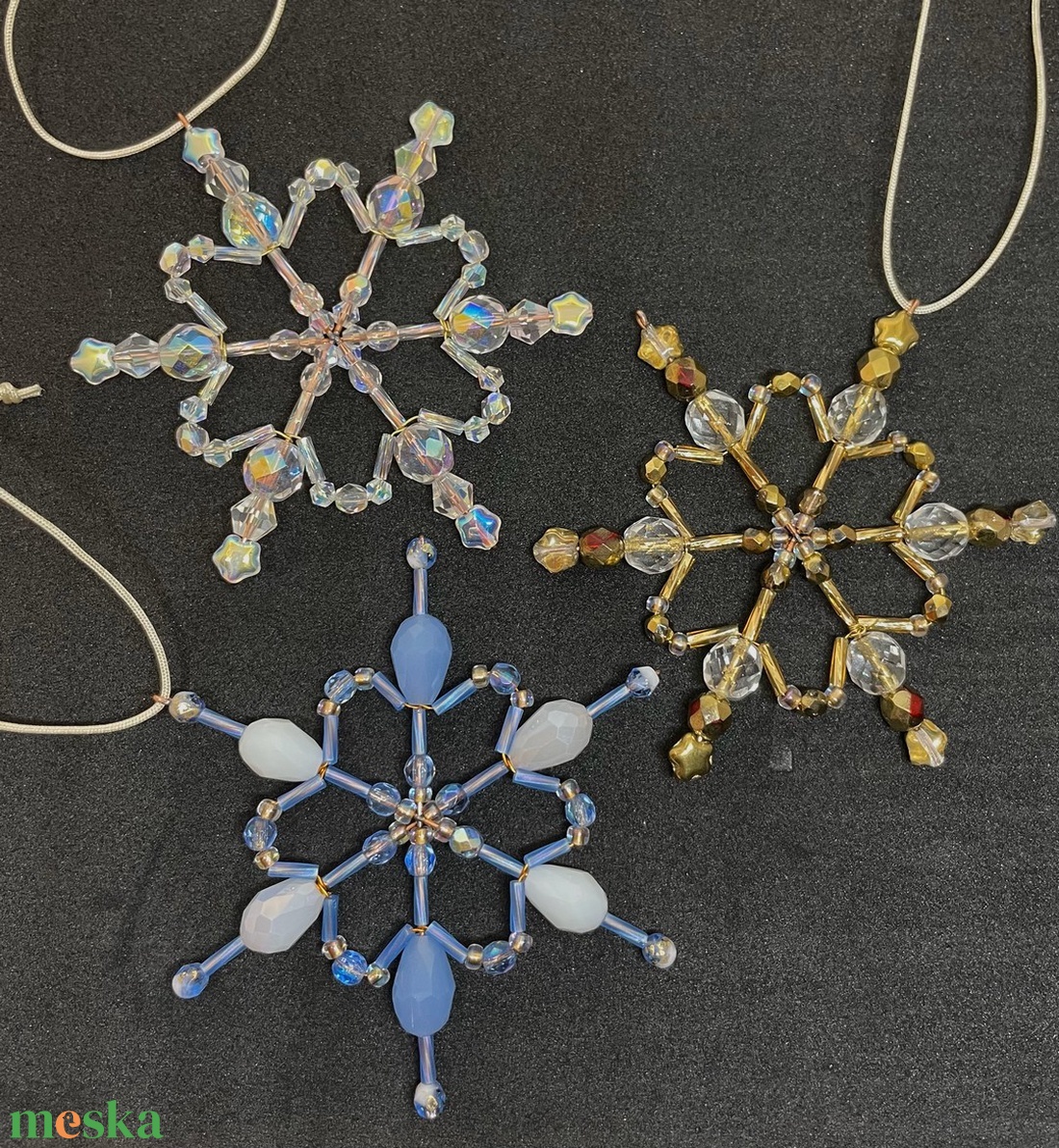 Christmas Snowflake - karácsonyi hópehely dísz gyöngyökből - karácsony - karácsonyi lakásdekoráció - karácsonyfadíszek - Meska.hu